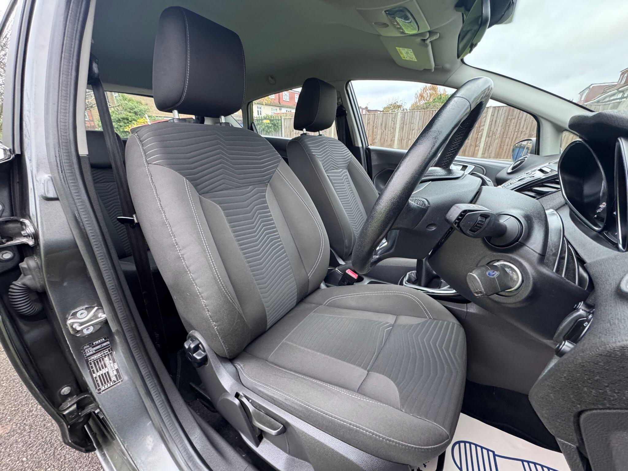 2017 Ford Fiesta image 20