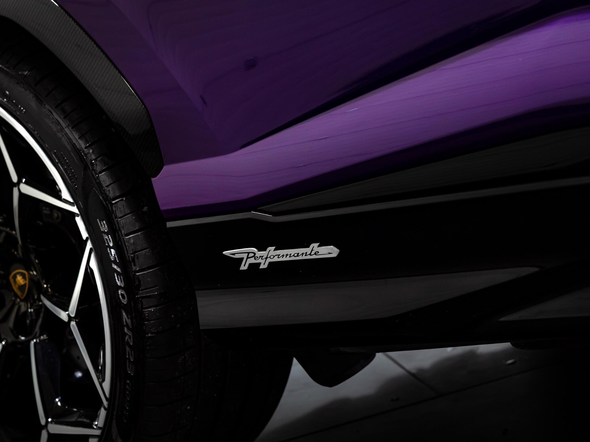 Lamborghini Urus view 15