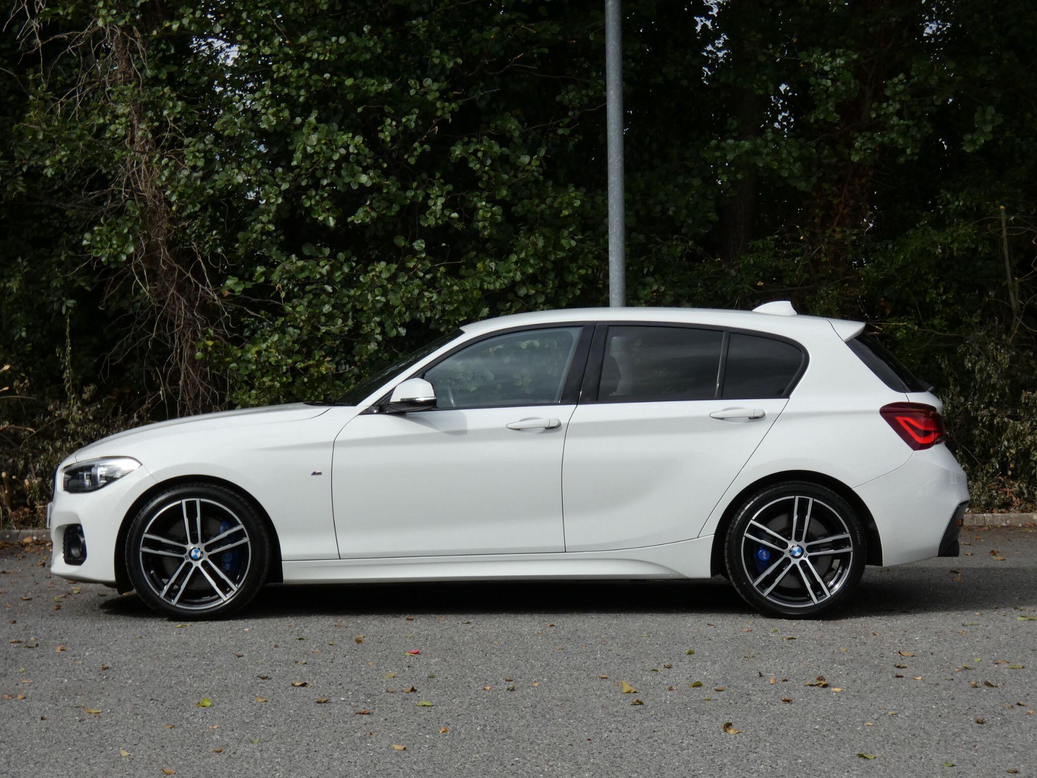 BMW 1 Series view 13