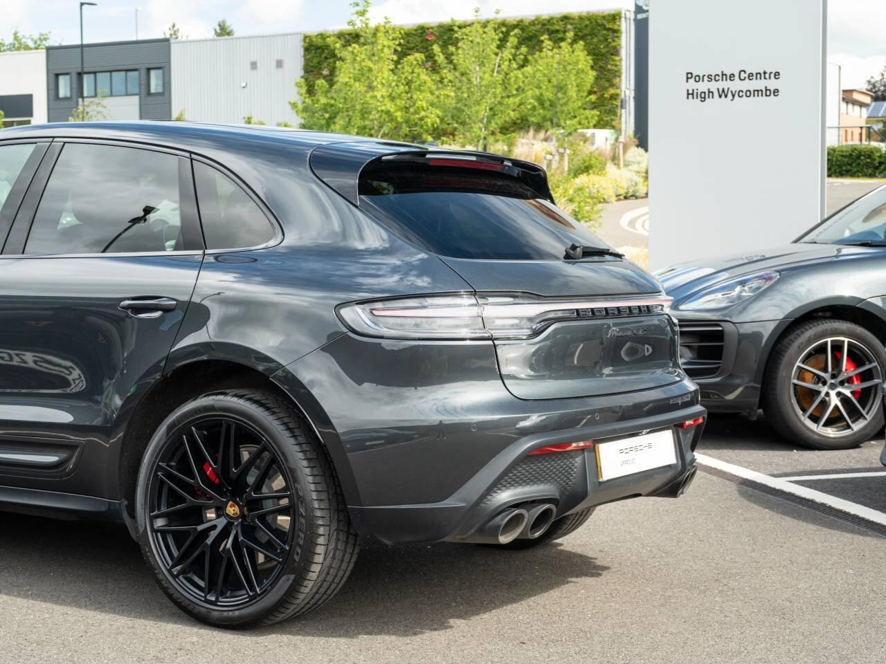 Porsche Macan view 8