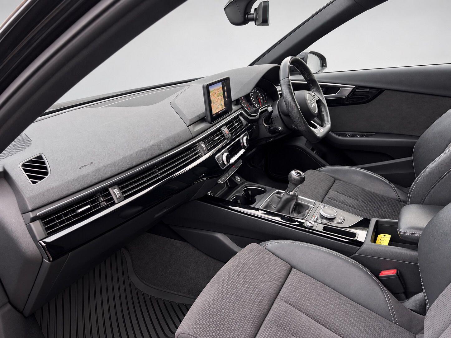 Audi A4 view 36