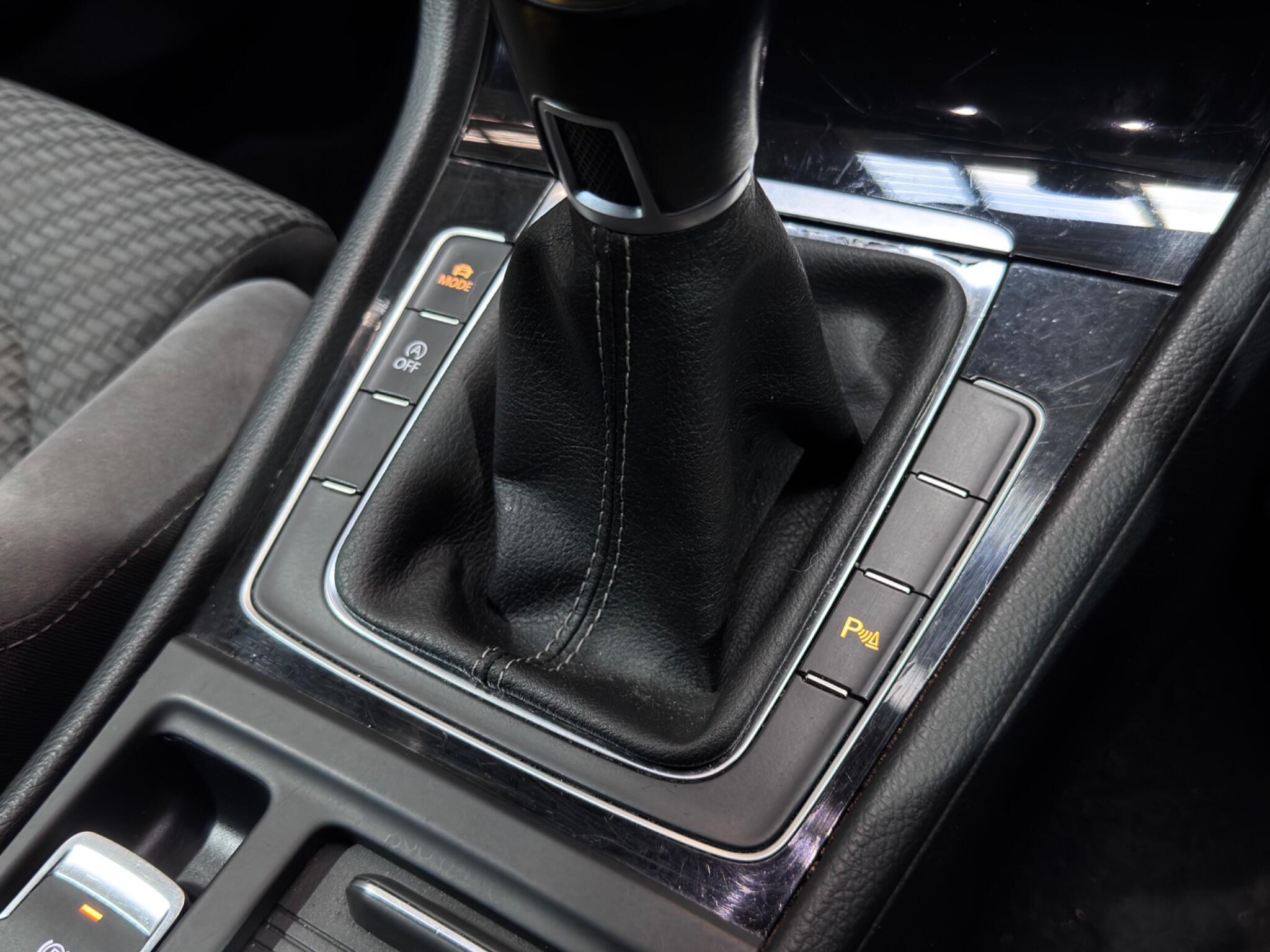 Volkswagen Golf view 35