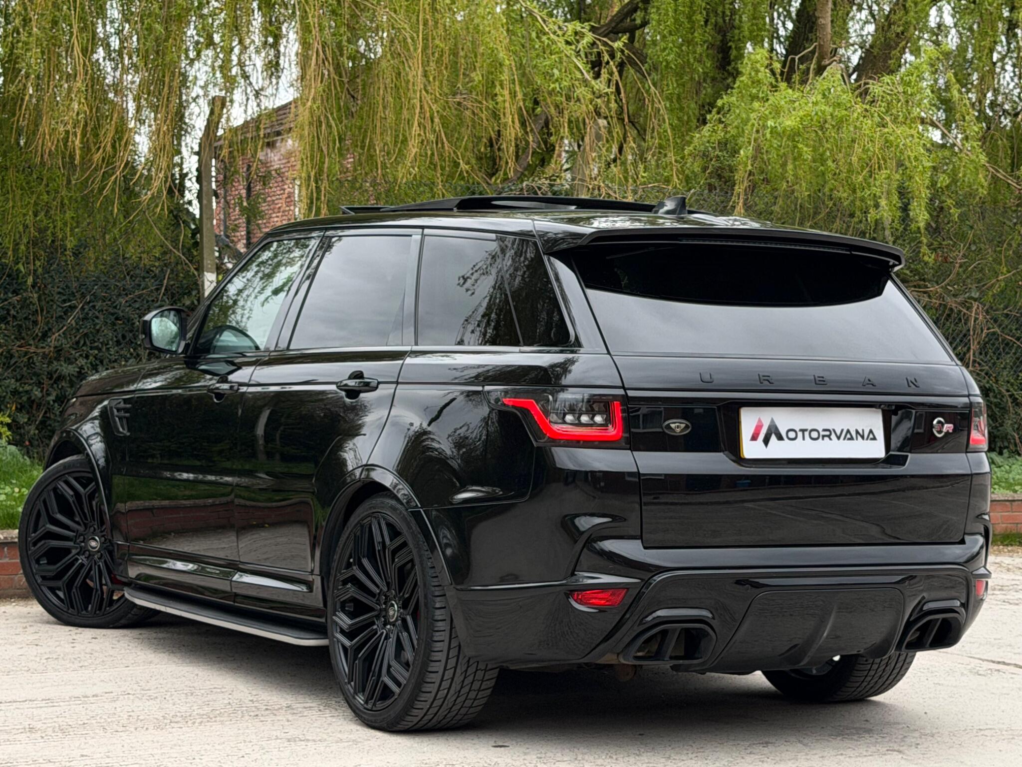 Land Rover Range Rover Sport view 4