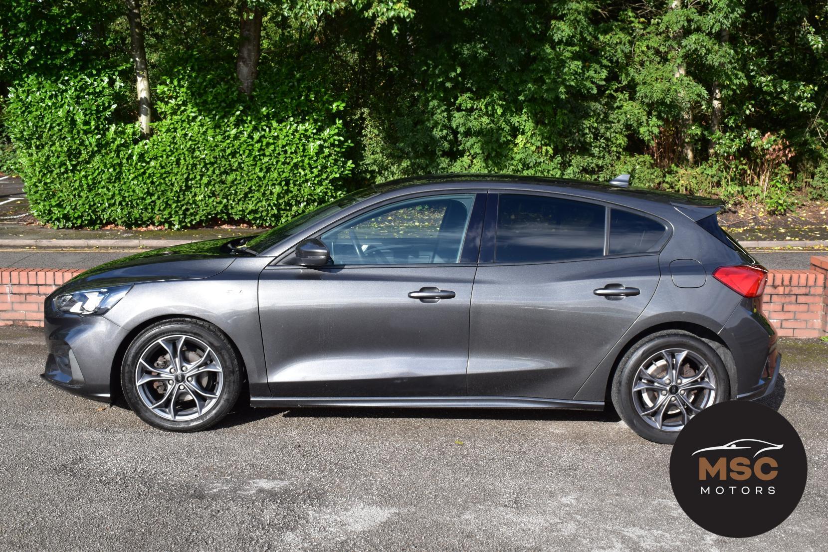 Ford Focus view 9