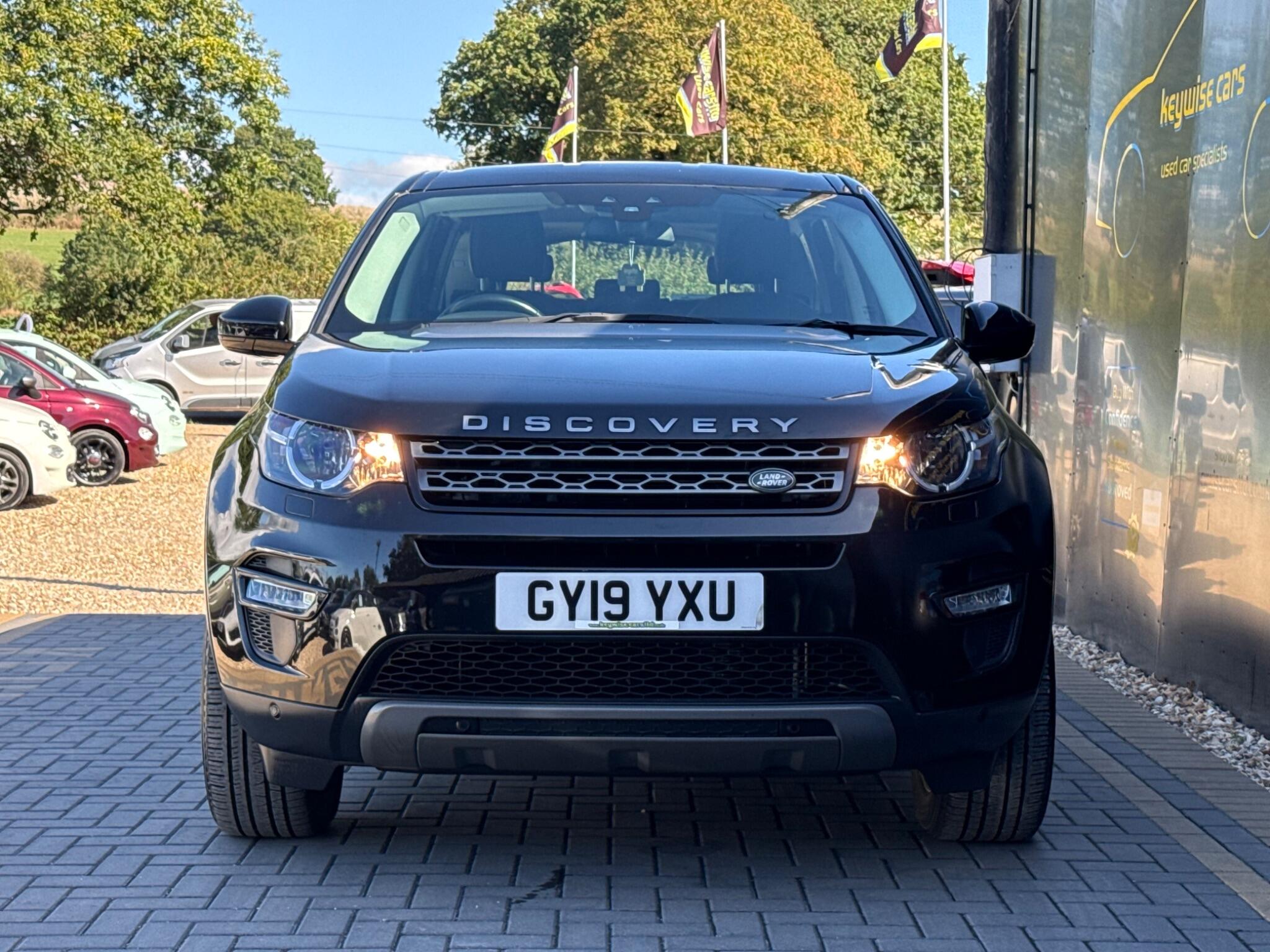 Land Rover Discovery Sport view 10
