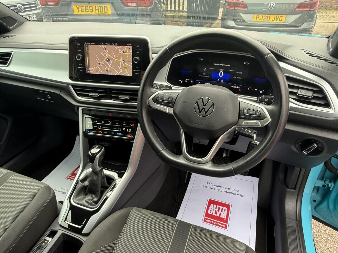 Volkswagen T-Roc view 8