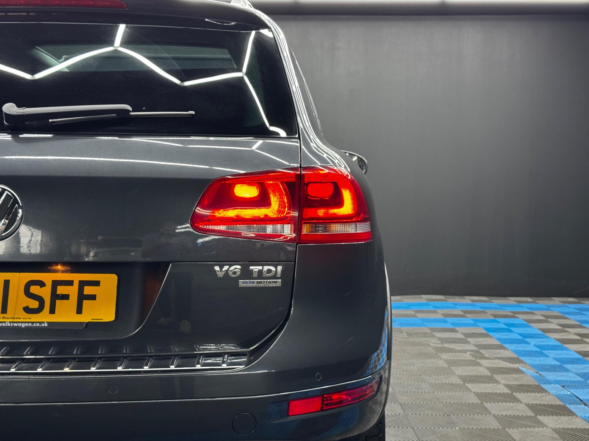 Volkswagen Touareg view 42