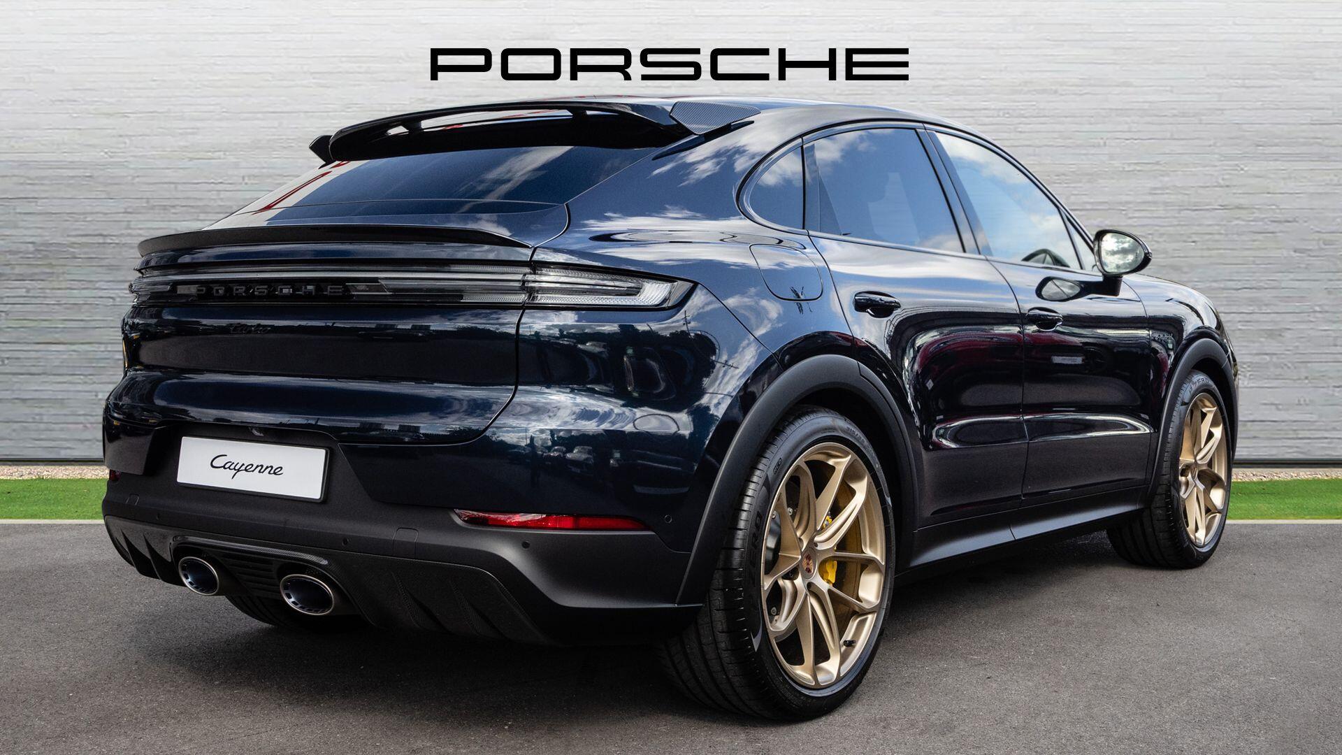 Porsche Cayenne view 8