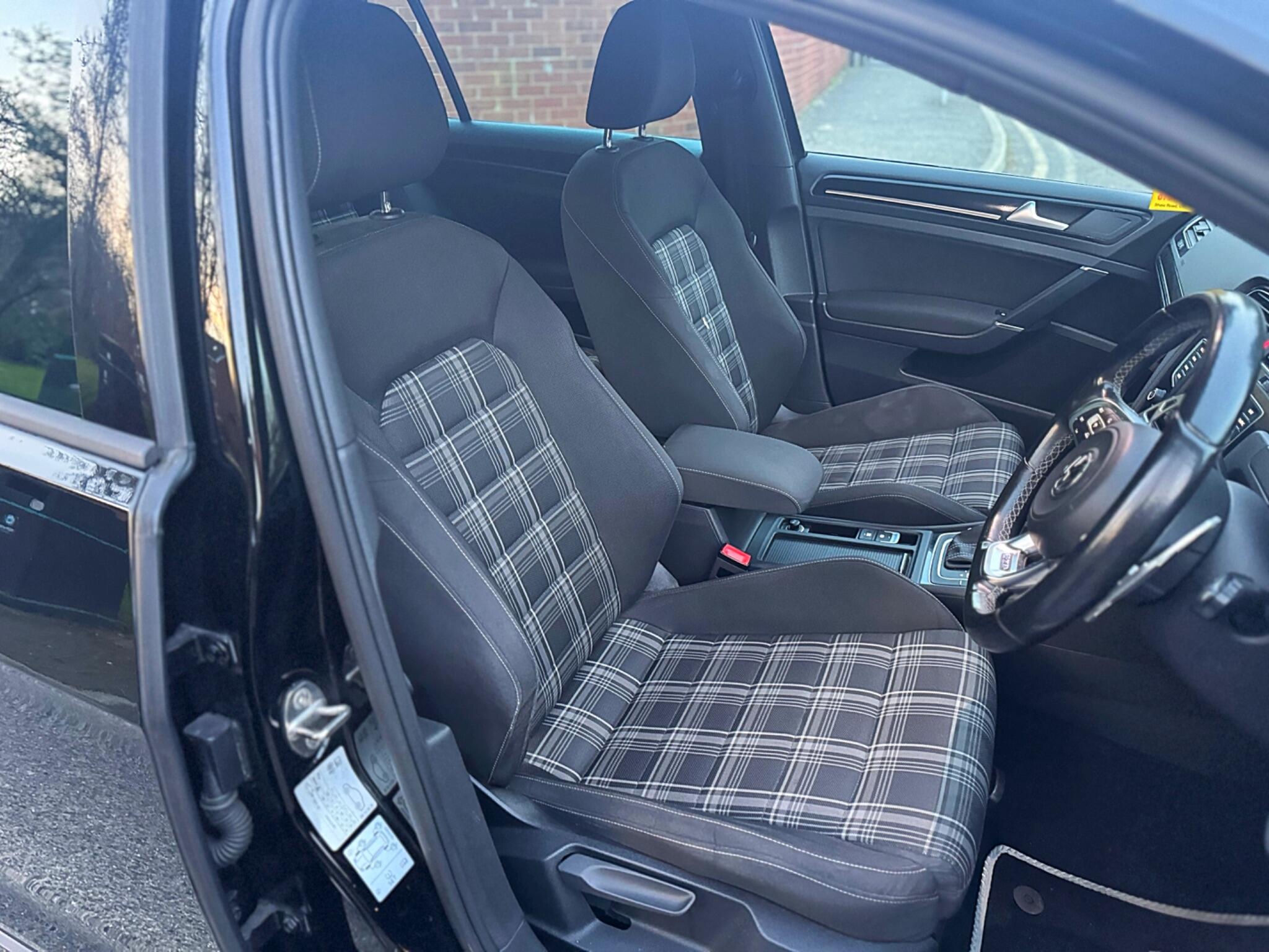 2016 Volkswagen Golf 2.0 TDI BlueMotion Tech GTD DSG Euro 6 (s/s) 5dr image 38