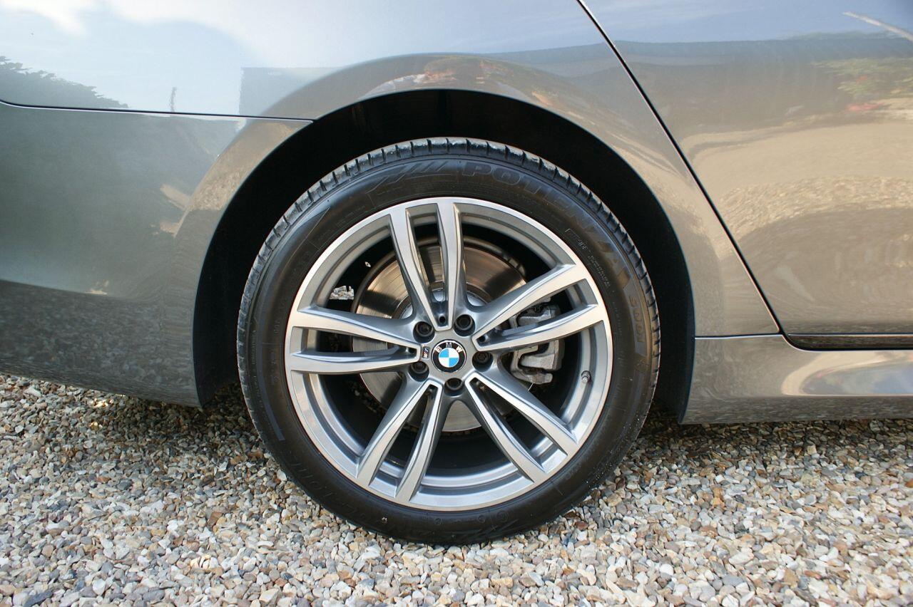 BMW 7 Series view 14