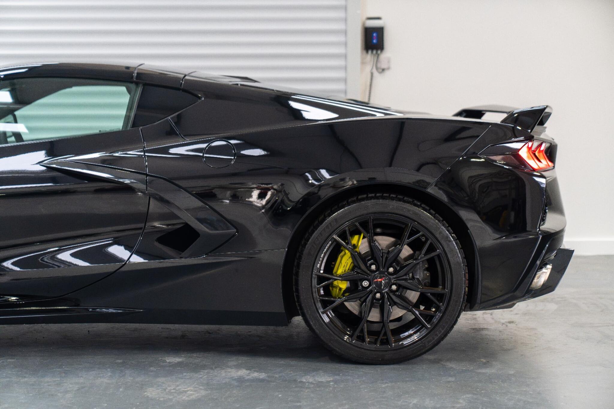 Chevrolet Corvette view 17