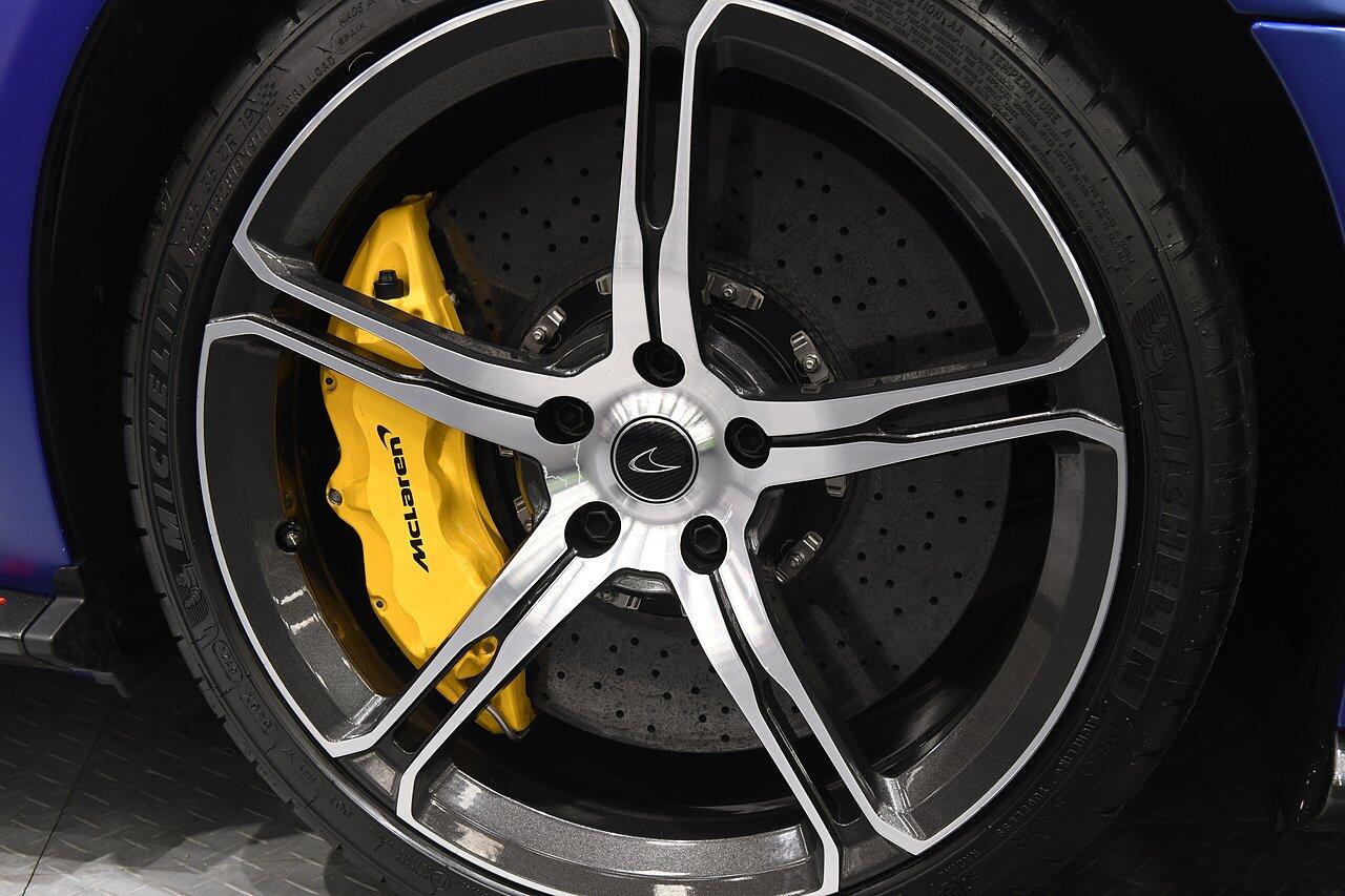 Mclaren 650s view 40