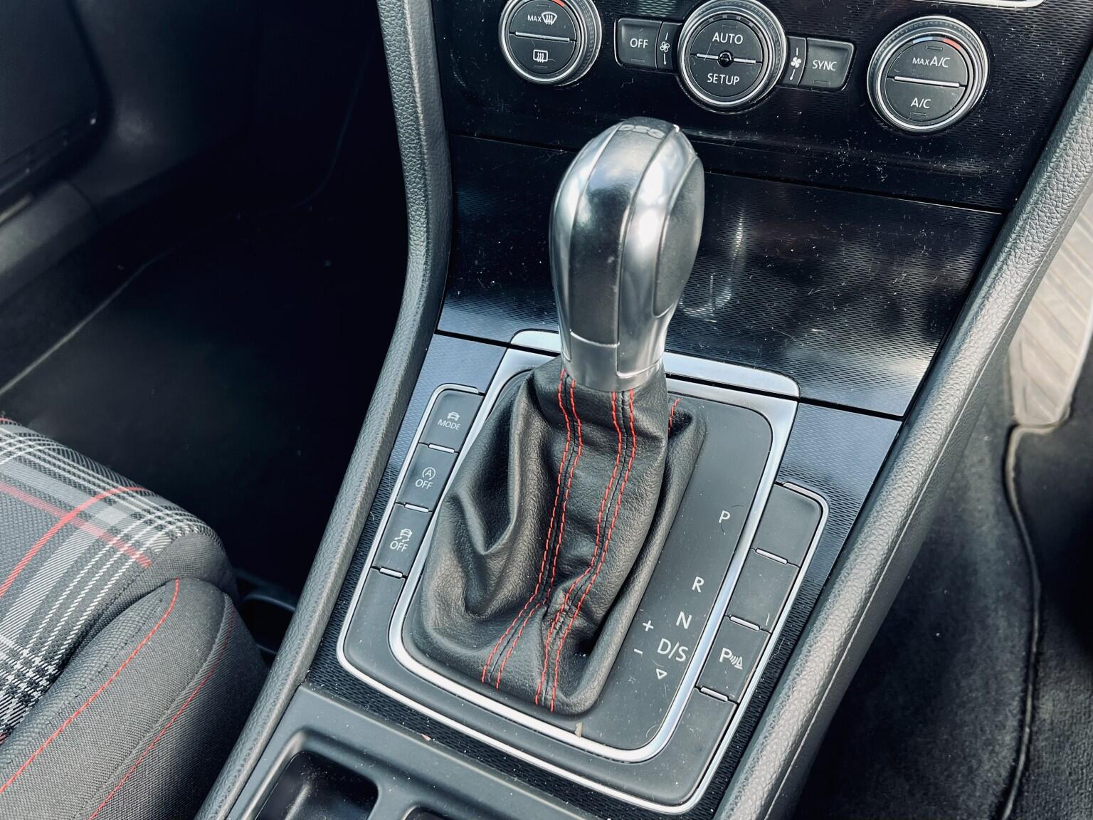 Volkswagen Golf view 22