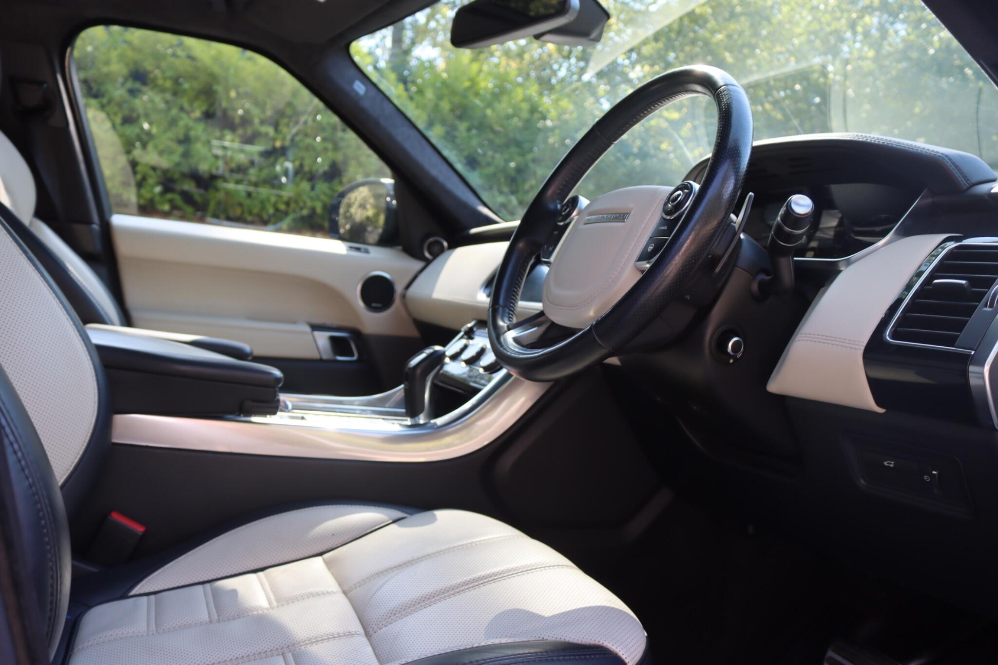 Land Rover Range Rover Sport view 9