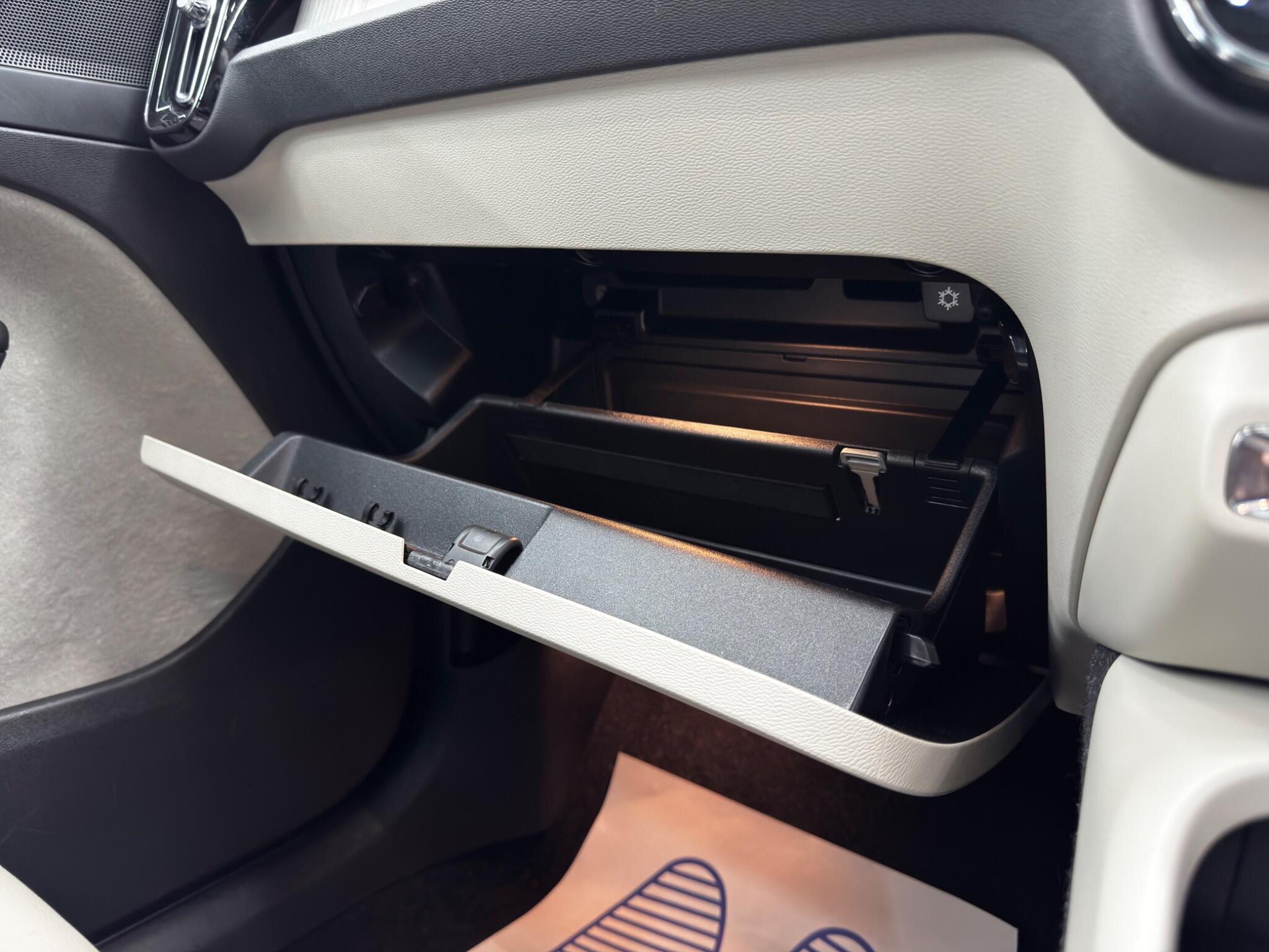 Volvo XC40 view 36