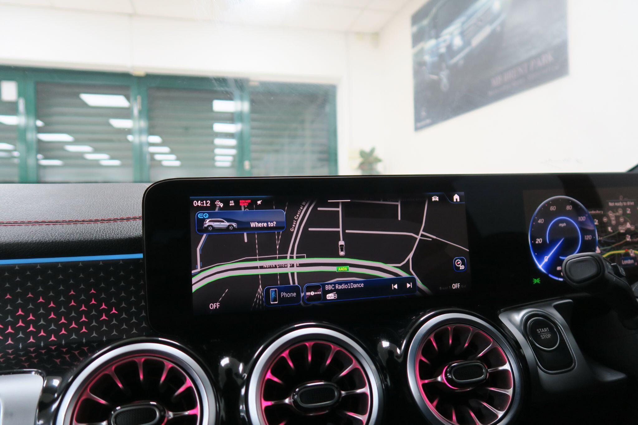 Mercedes-Benz Eqb view 13