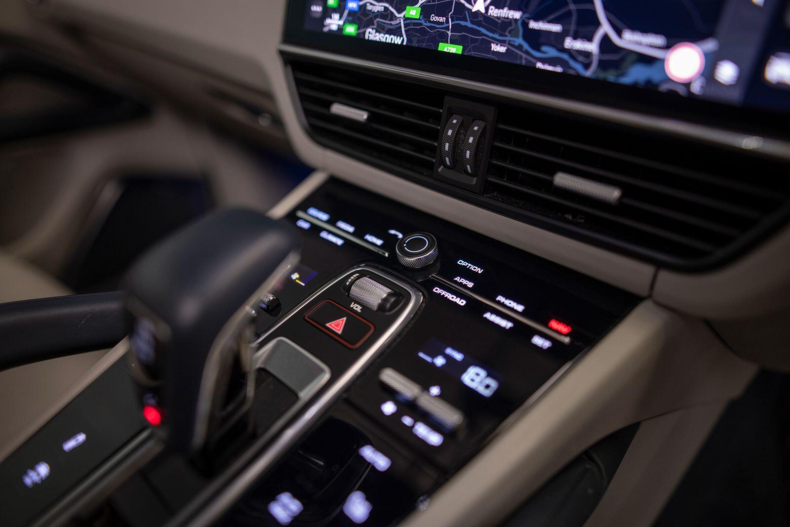 Porsche Cayenne view 30