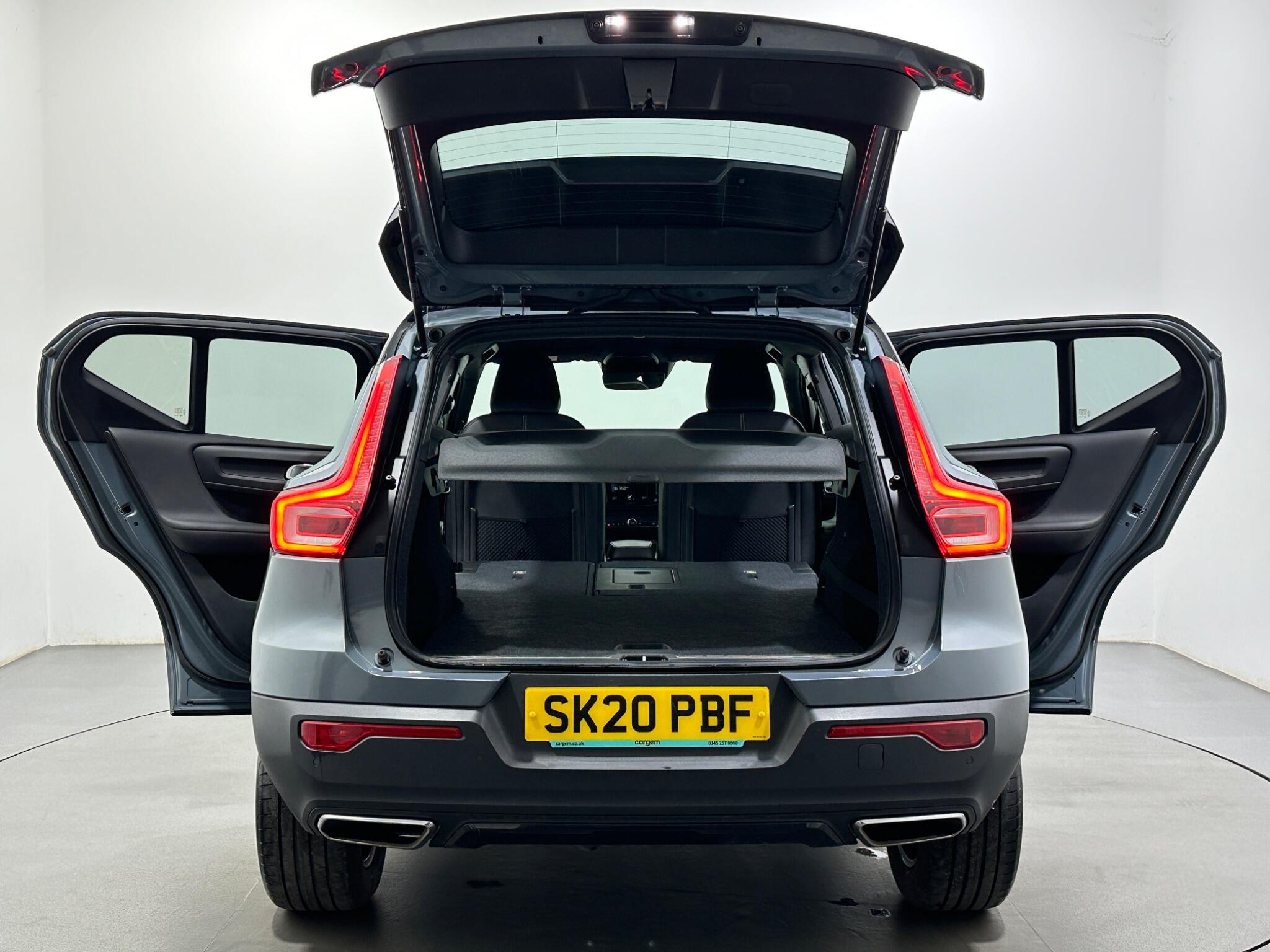 Volvo XC40 view 42