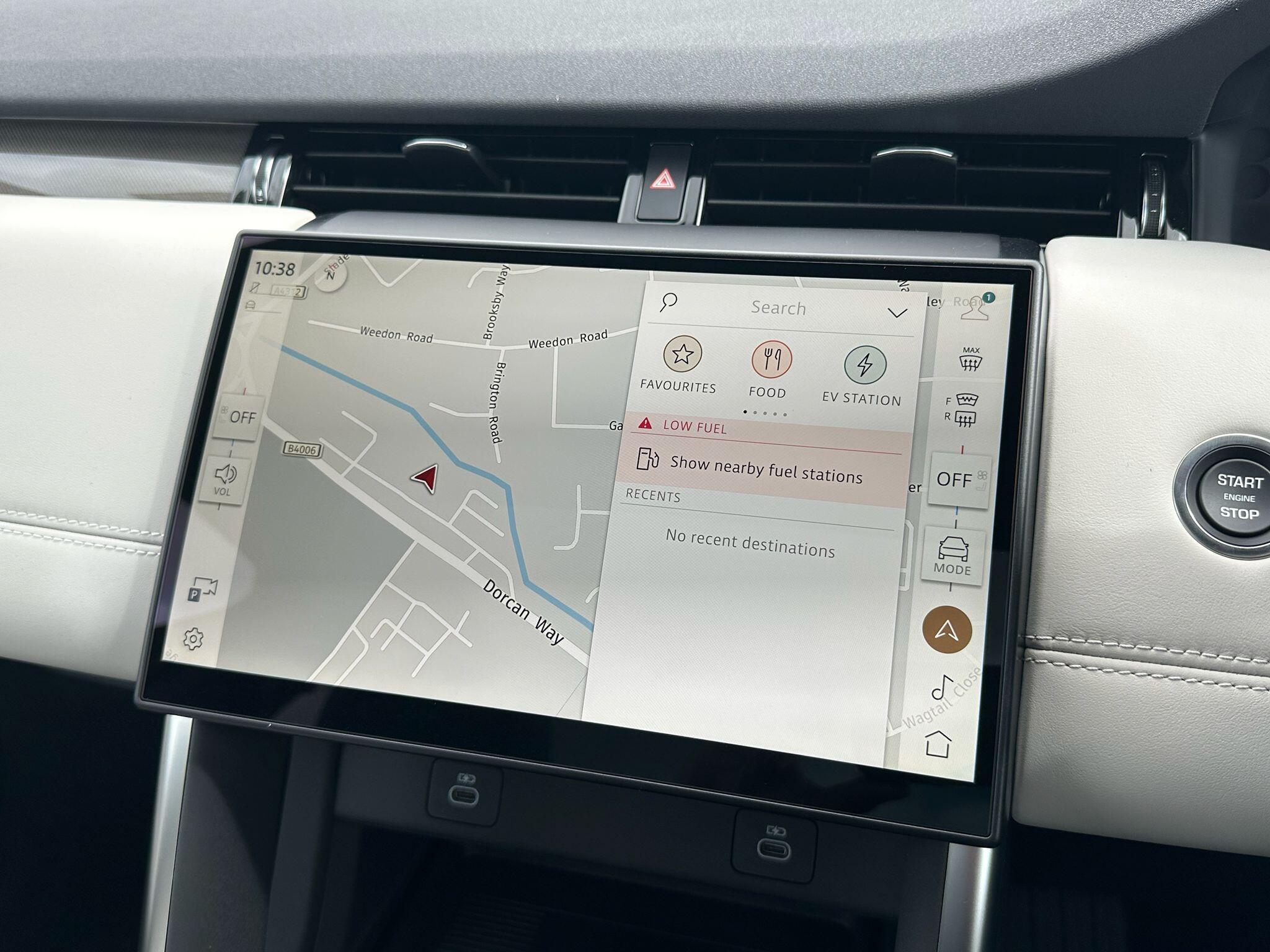 Land Rover Discovery Sport view 18