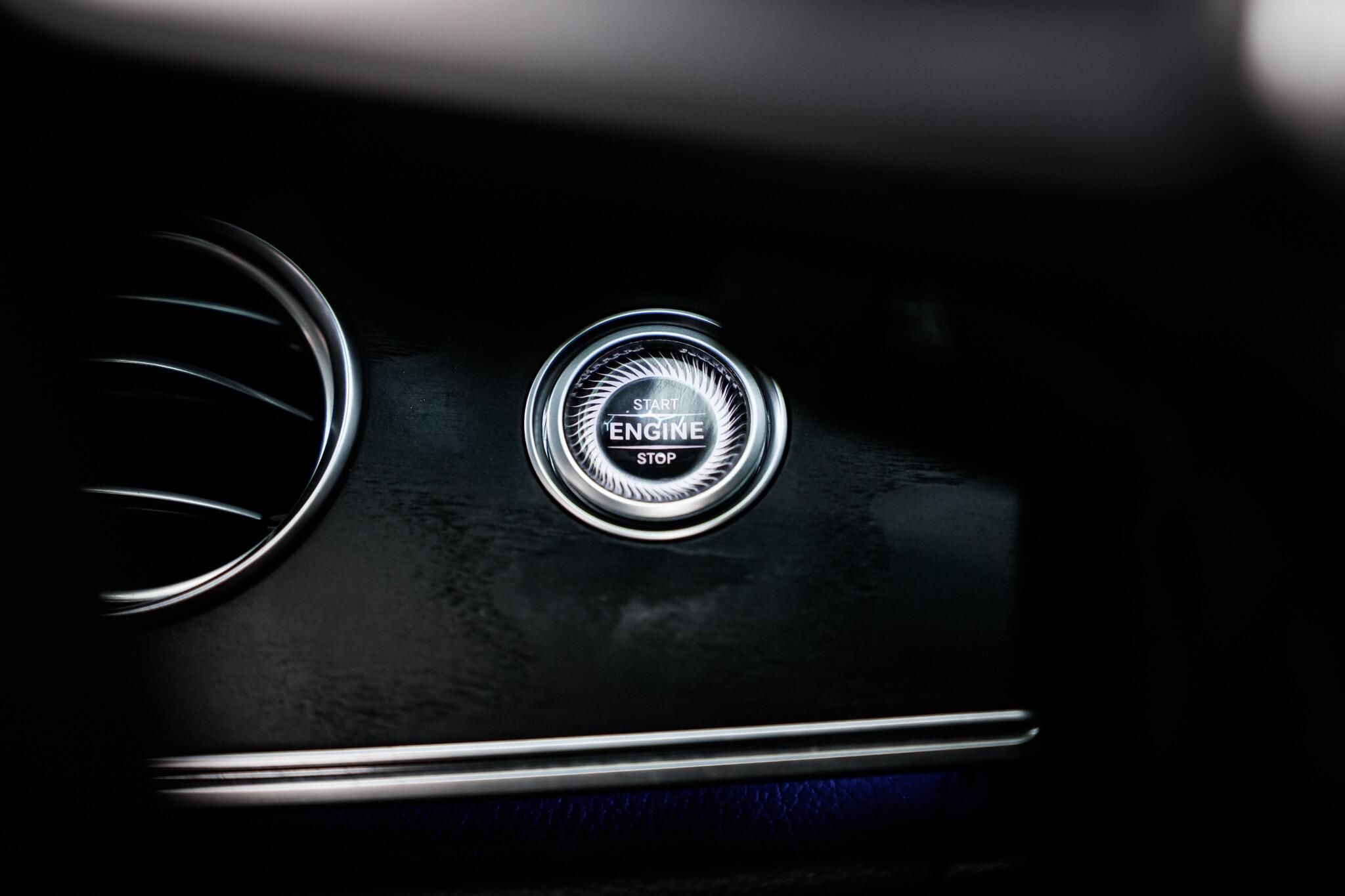 Mercedes-Benz E-Class view 50