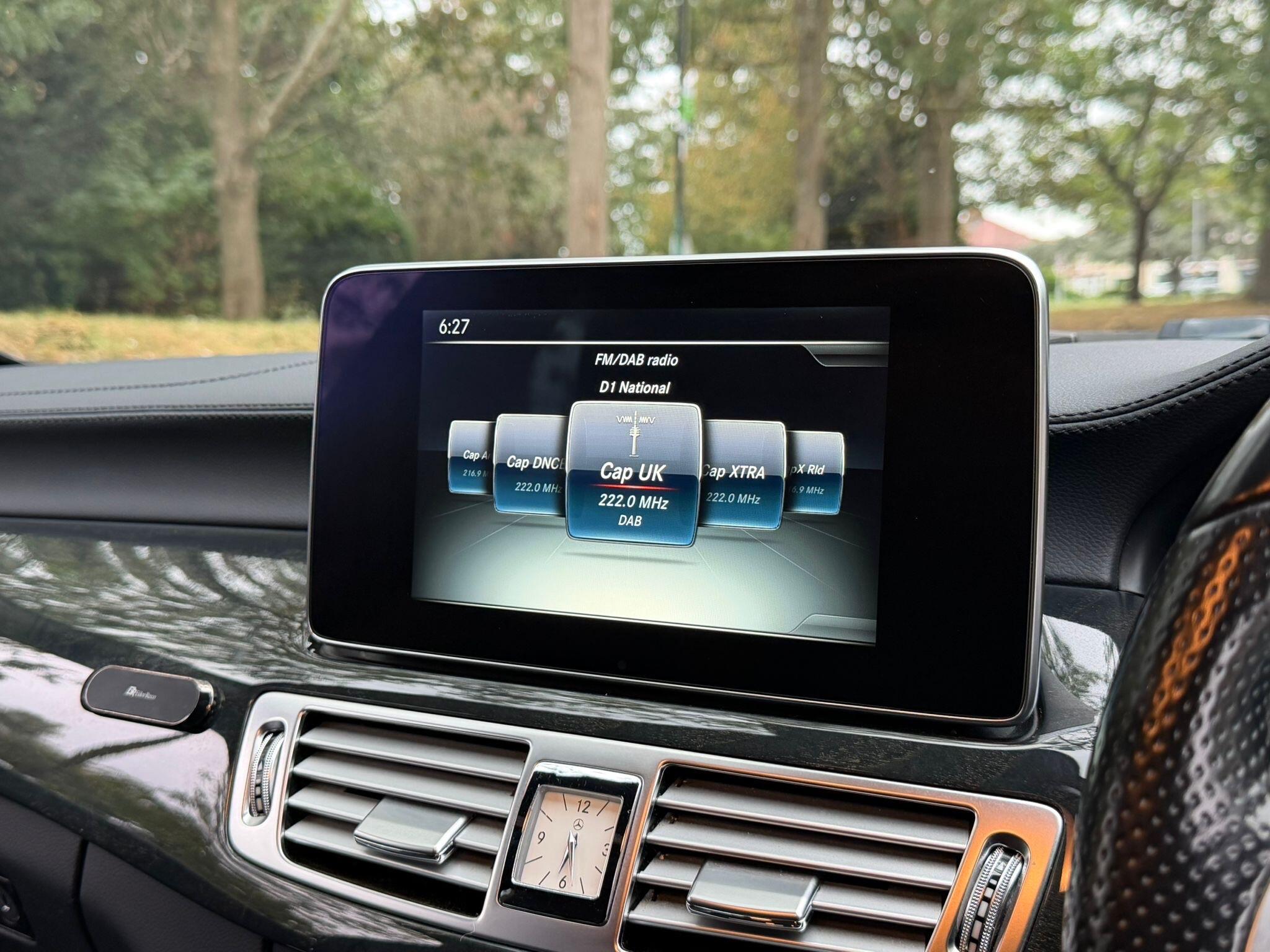 Mercedes-Benz CLS view 22