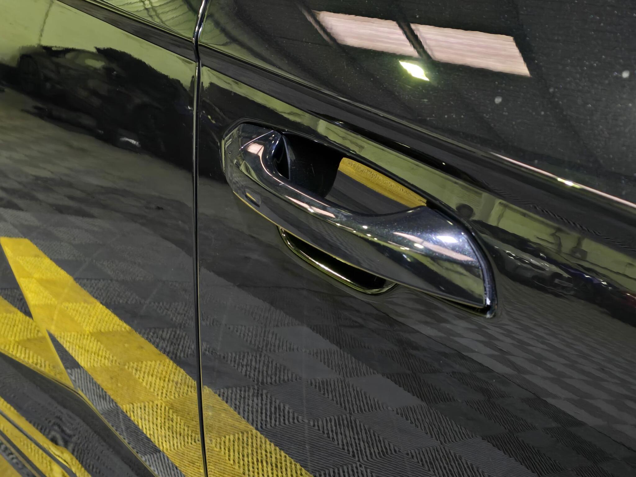 Lamborghini Urus view 22