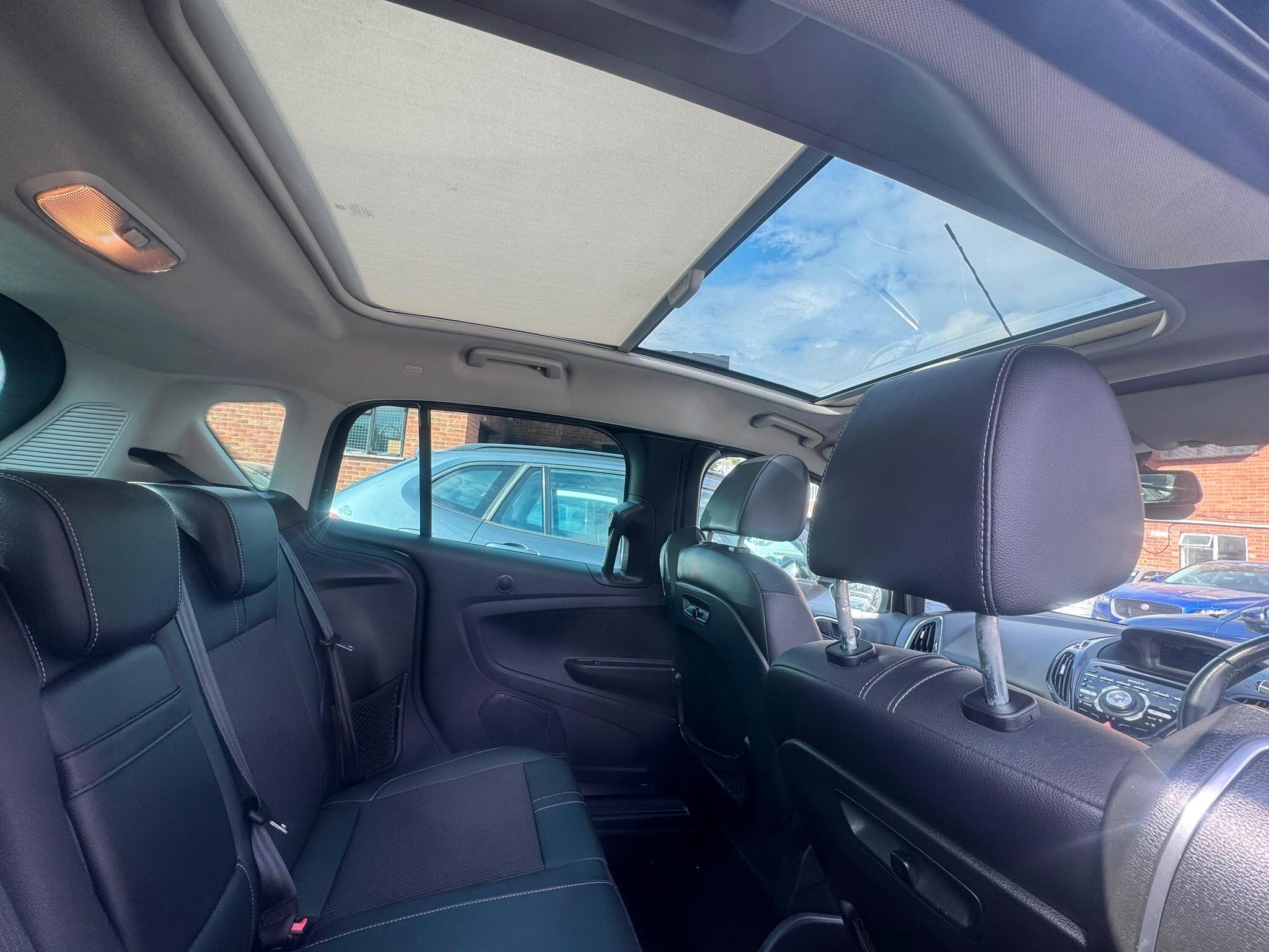 Ford B-Max view 14