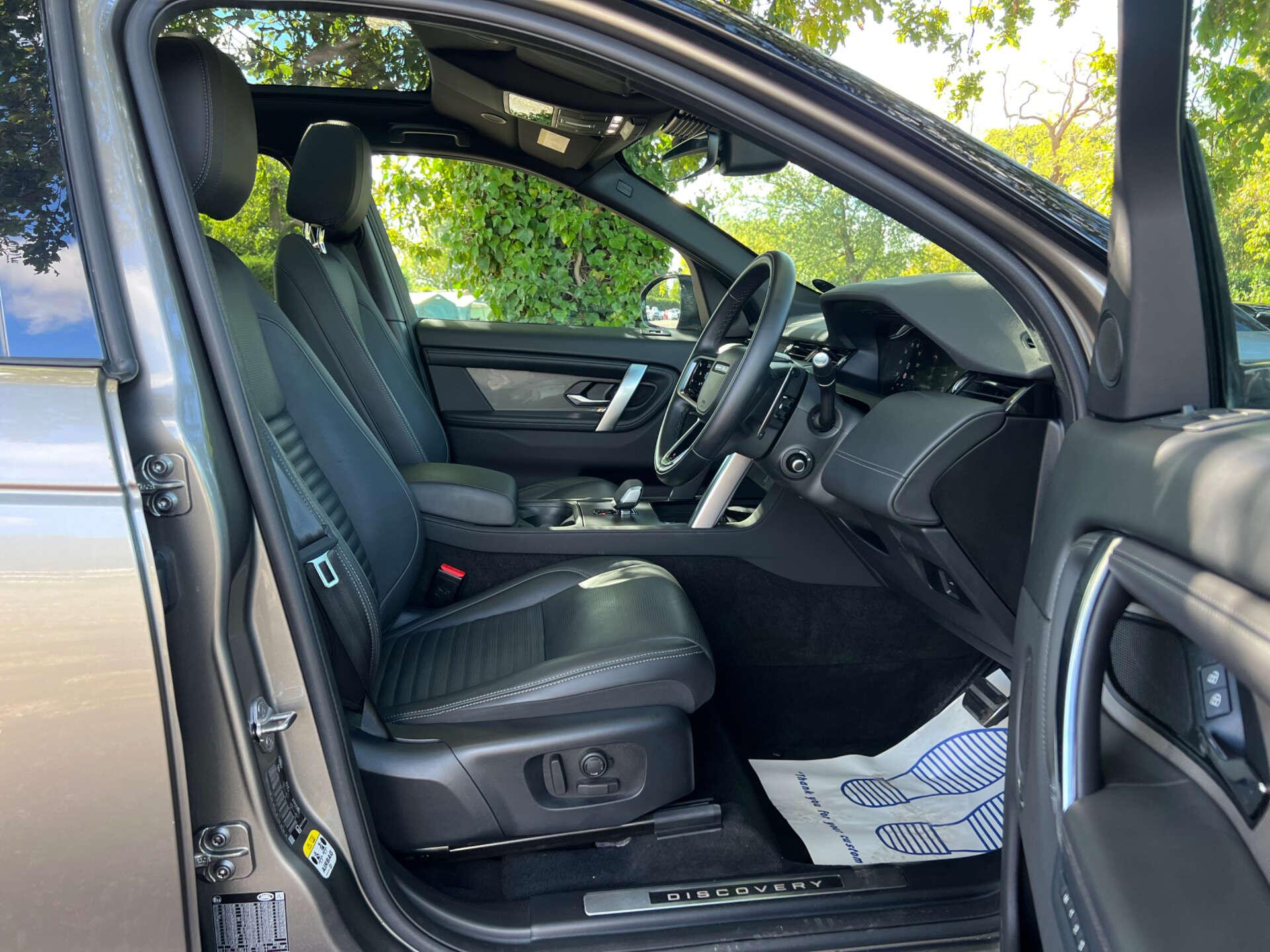 Land Rover Discovery Sport view 25
