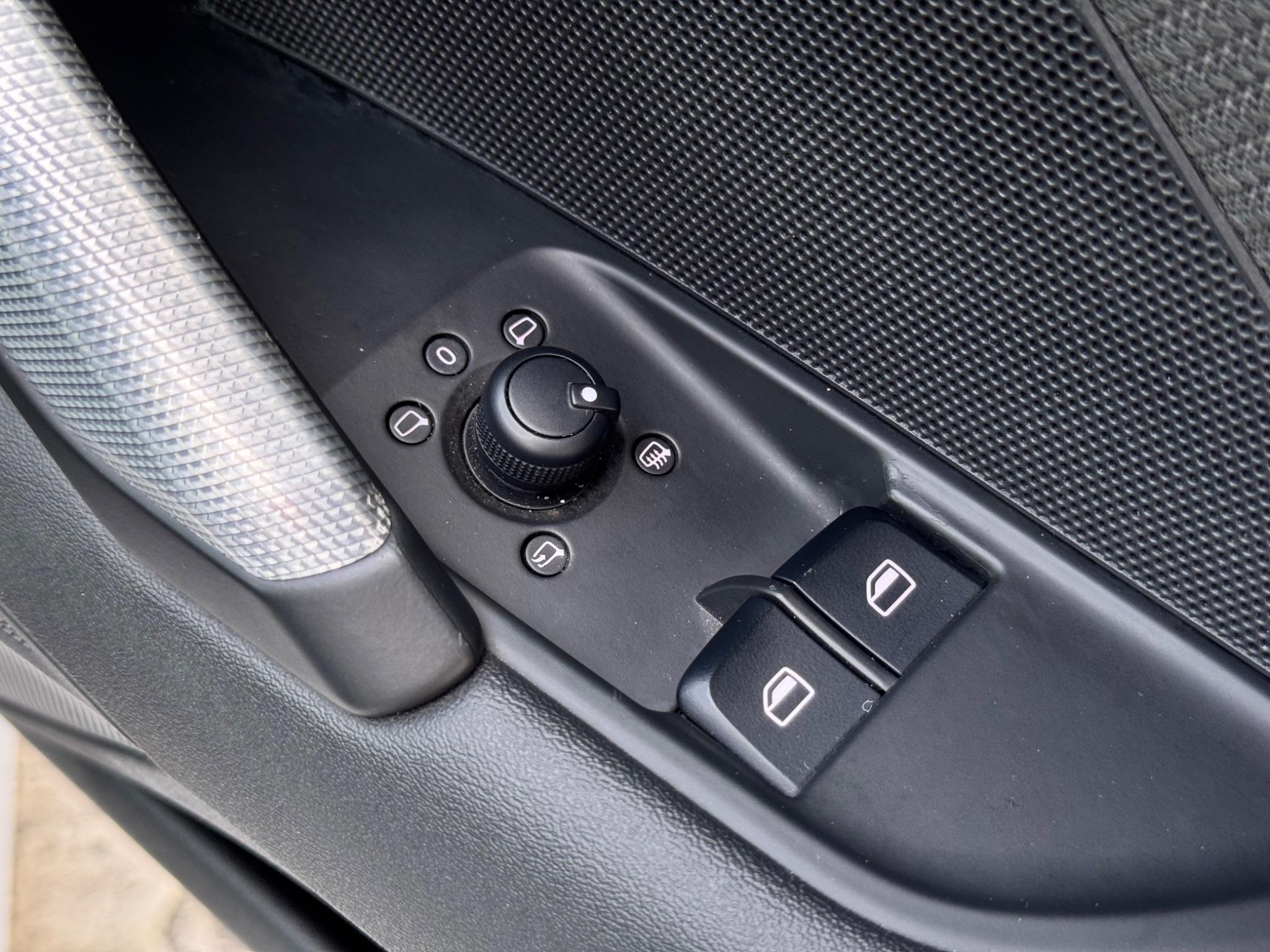 Audi TT view 25
