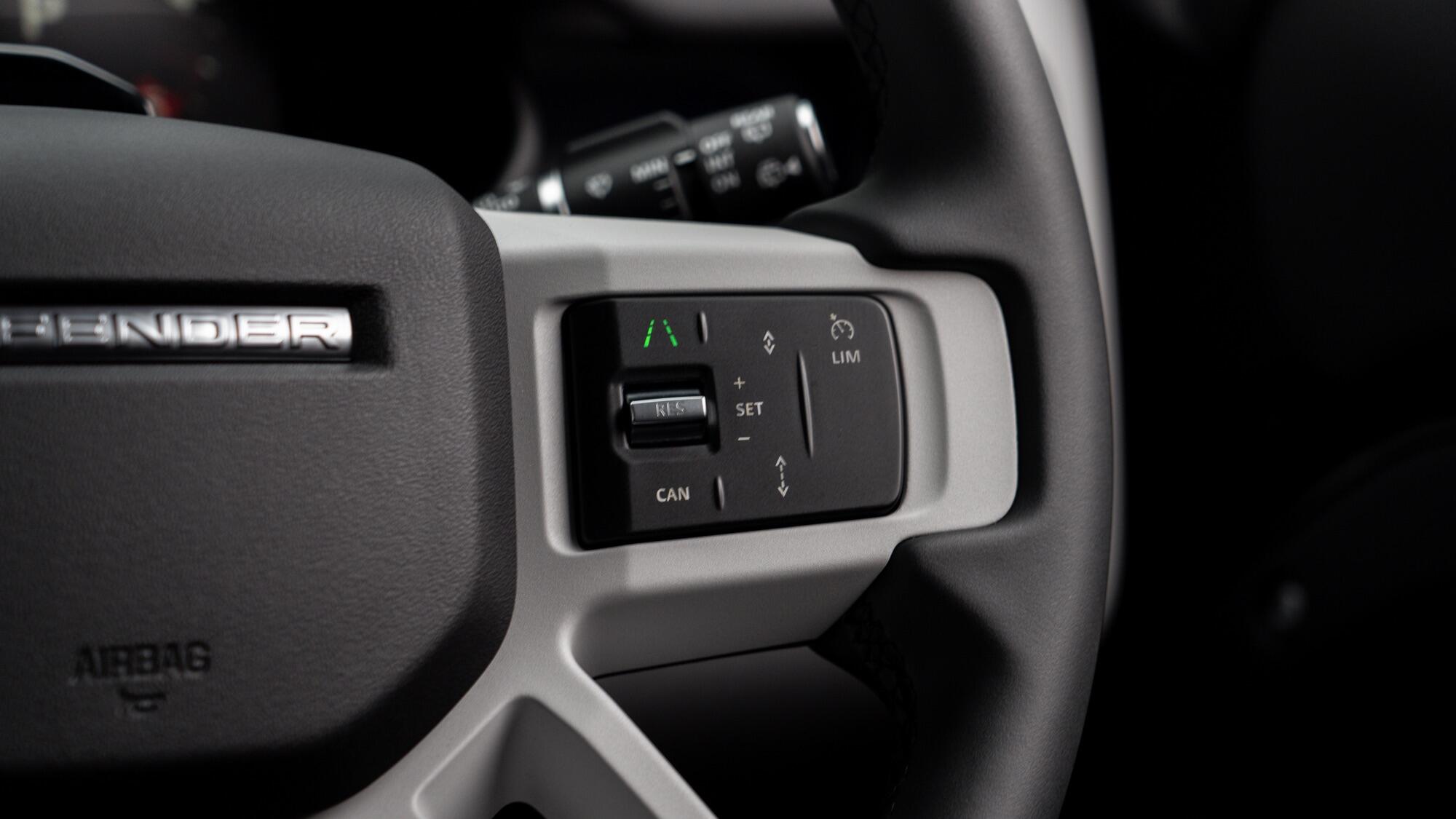 Land Rover Defender view 41