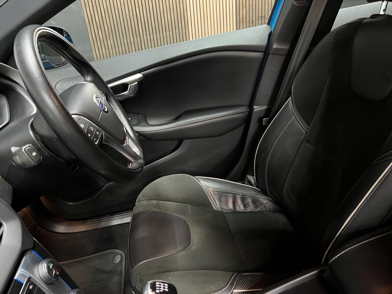 Volvo V40 view 28