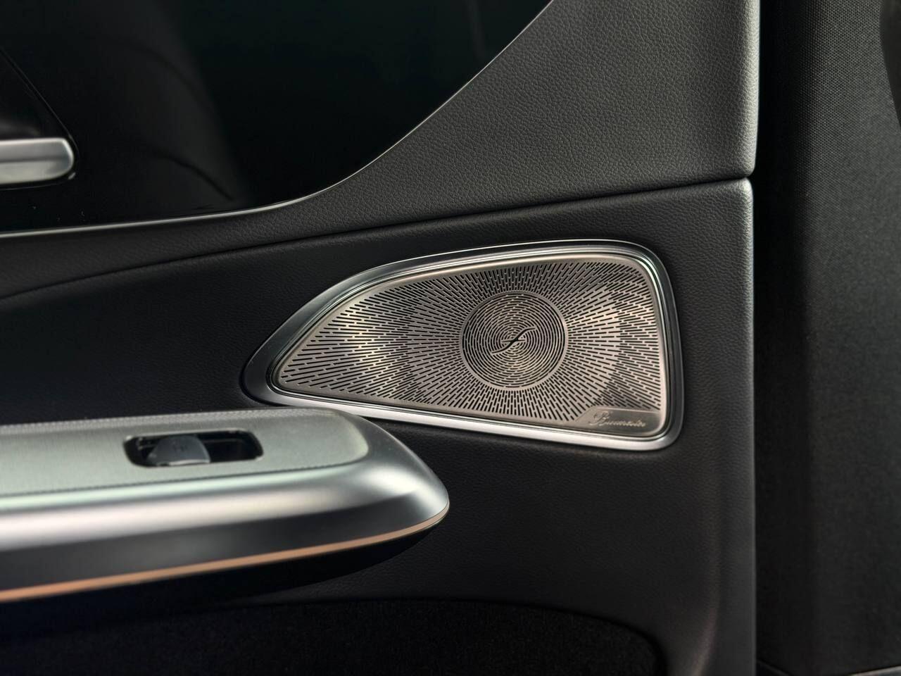Mercedes-Benz E-Class view 21