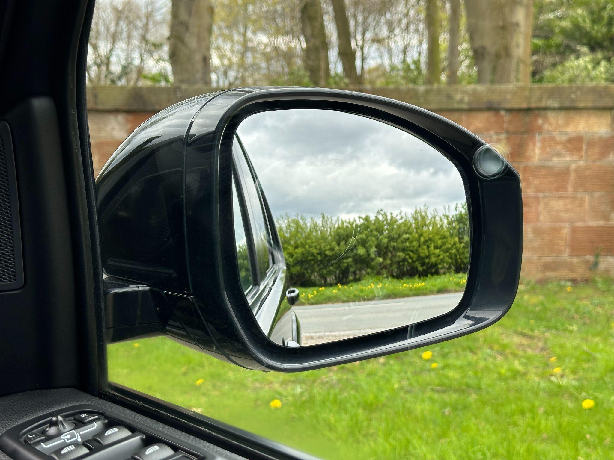 Land Rover Discovery view 31