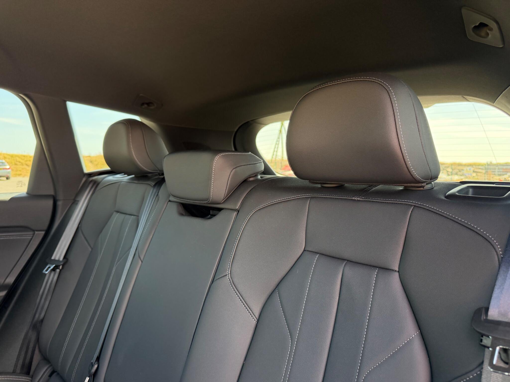 Audi E-Tron view 22