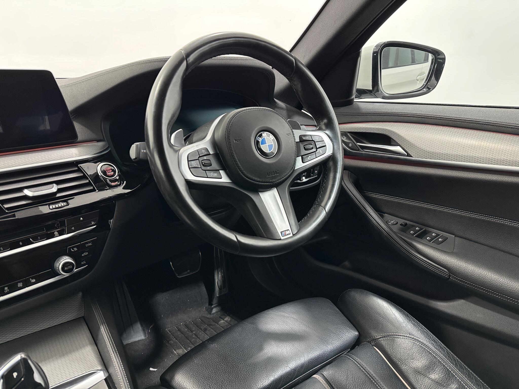 BMW 5 Series view 12