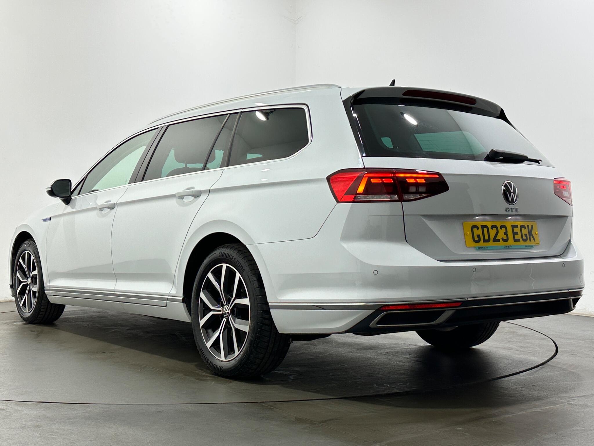 Volkswagen Passat view 48
