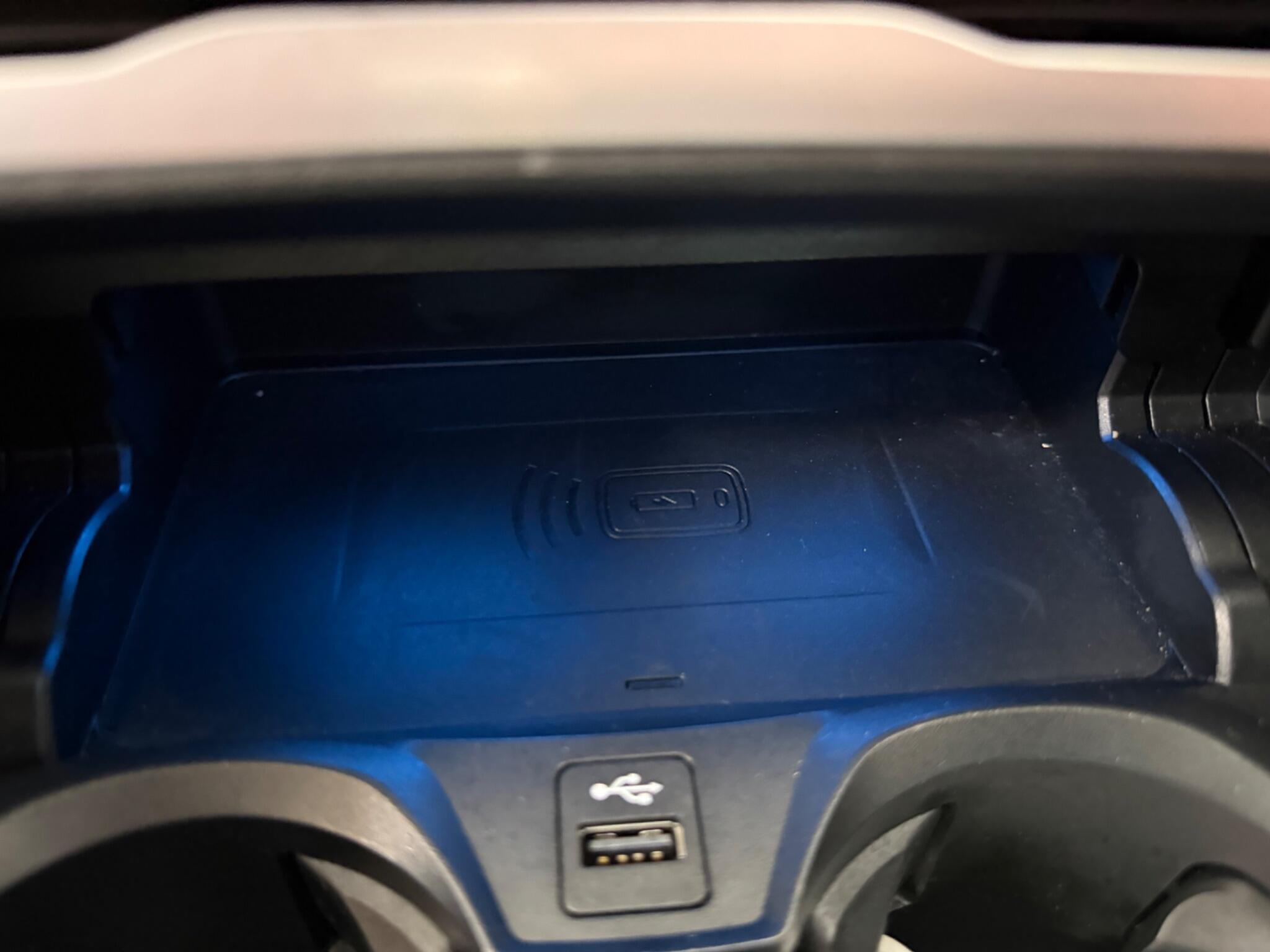 BMW 3 Series view 11