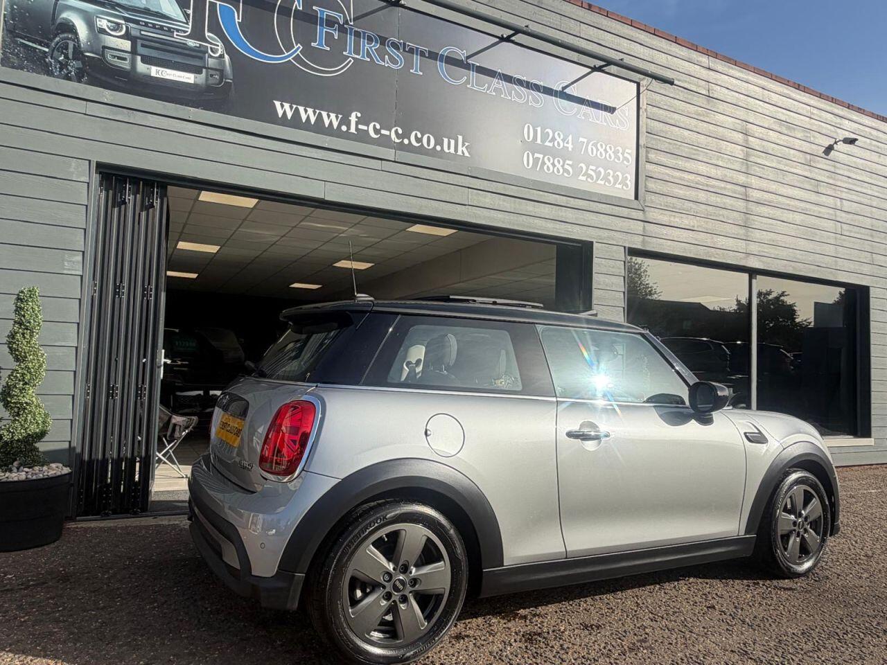 Mini Hatch view 8