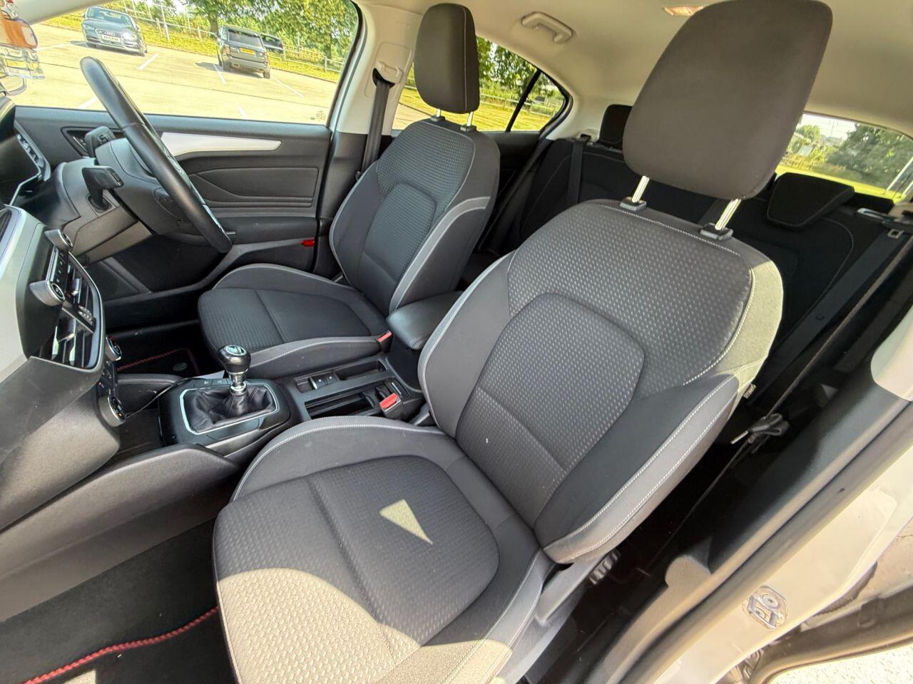 Ford Focus view 59