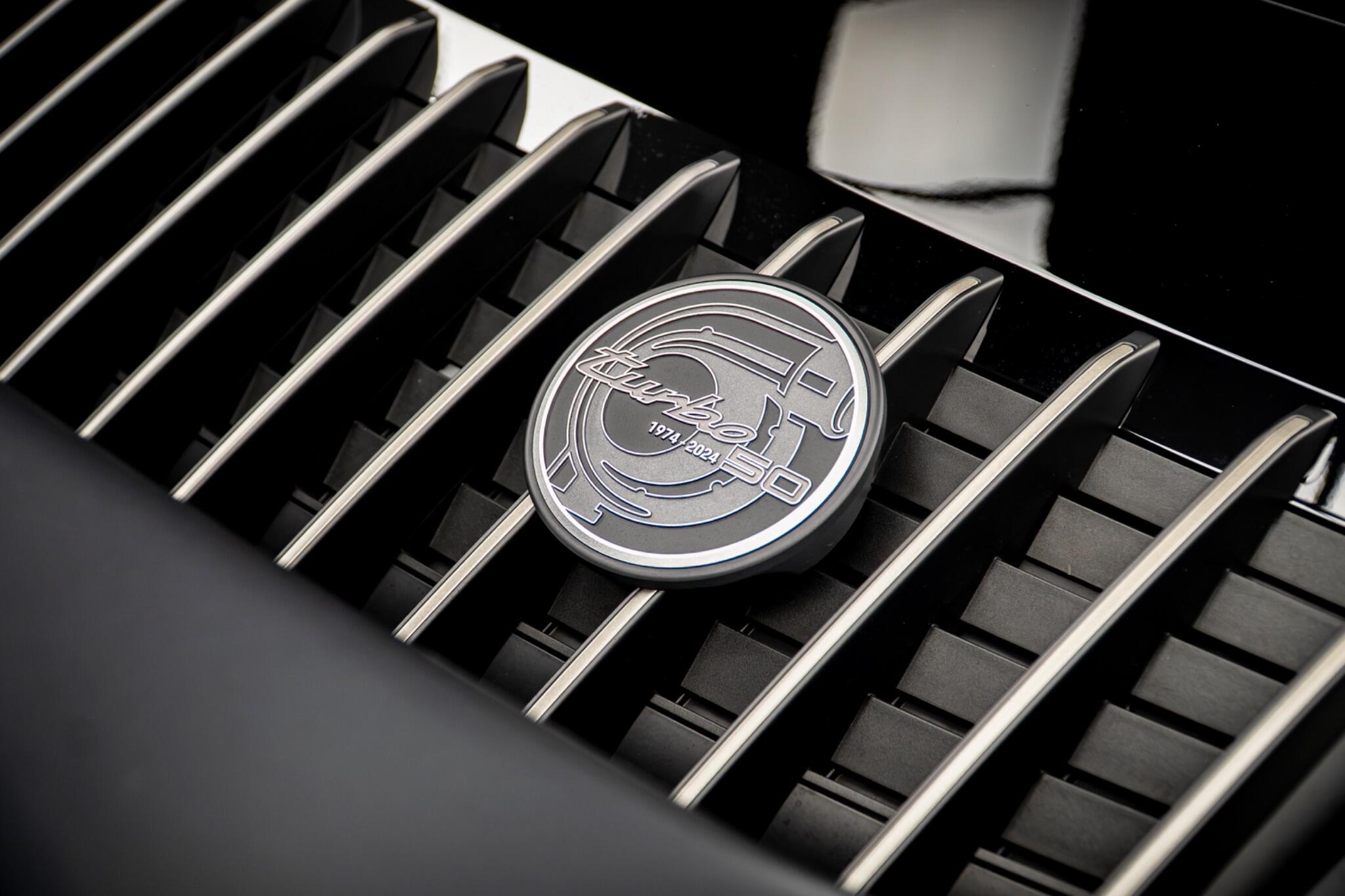 Porsche 911 view 21