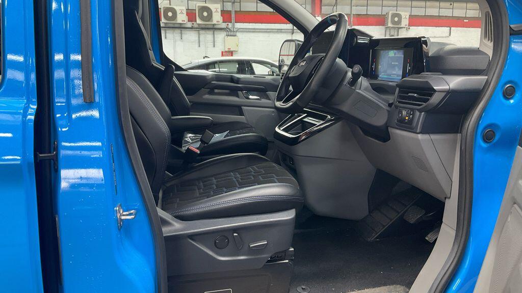 Ford Transit Custom view 9