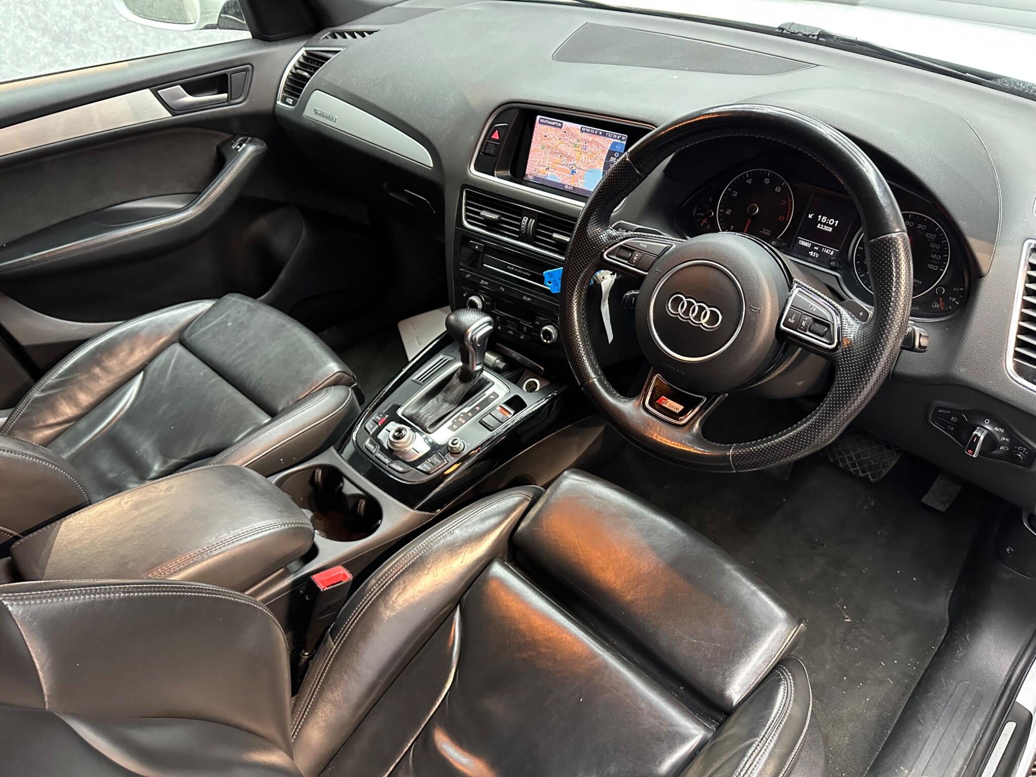 Audi Q5 view 2