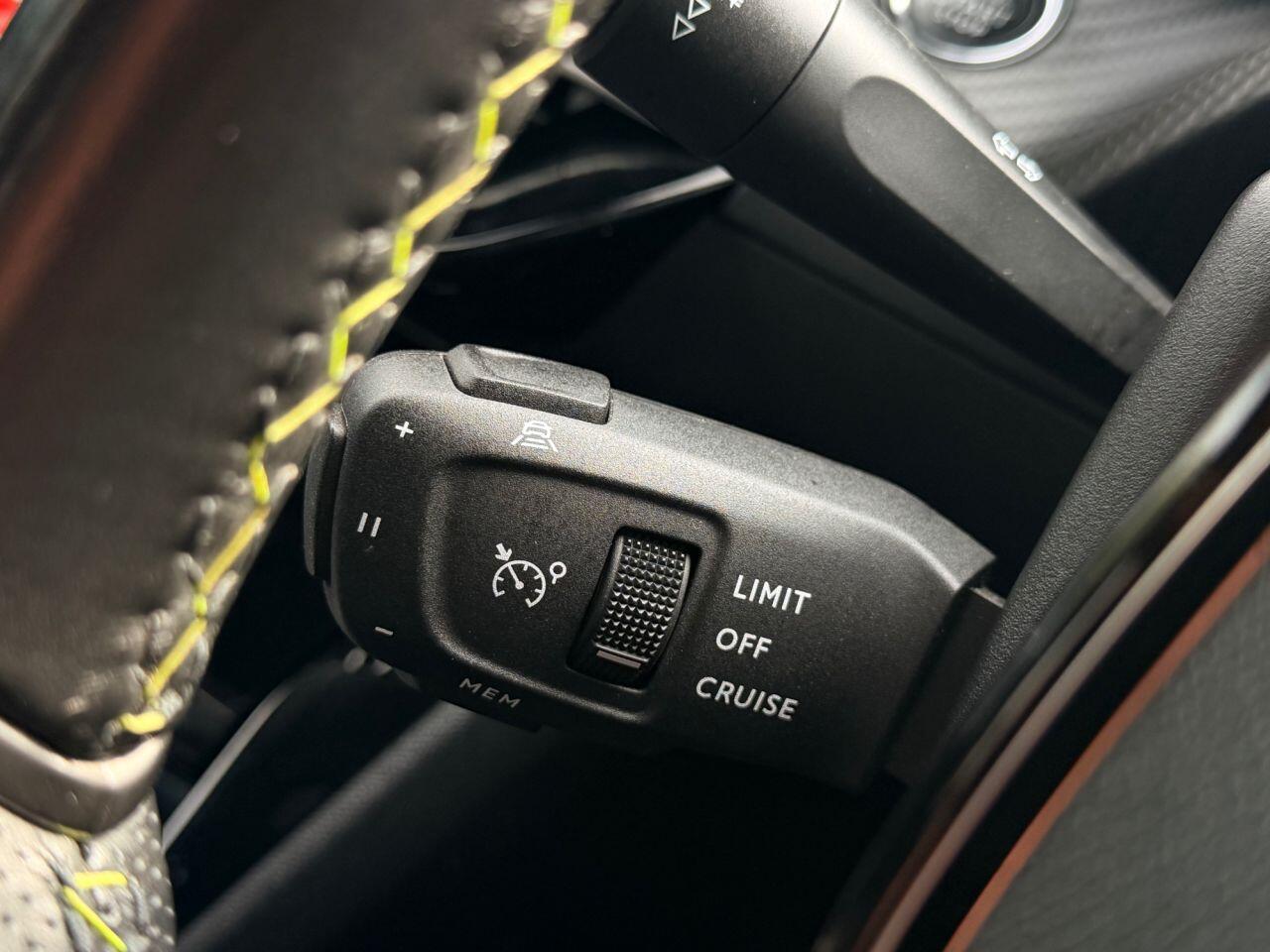 Peugeot E-2008 view 35