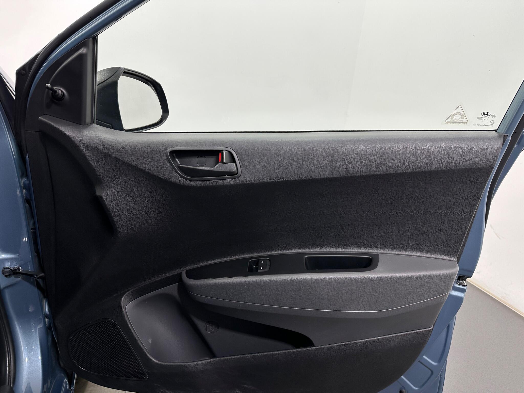Hyundai i10 view 27
