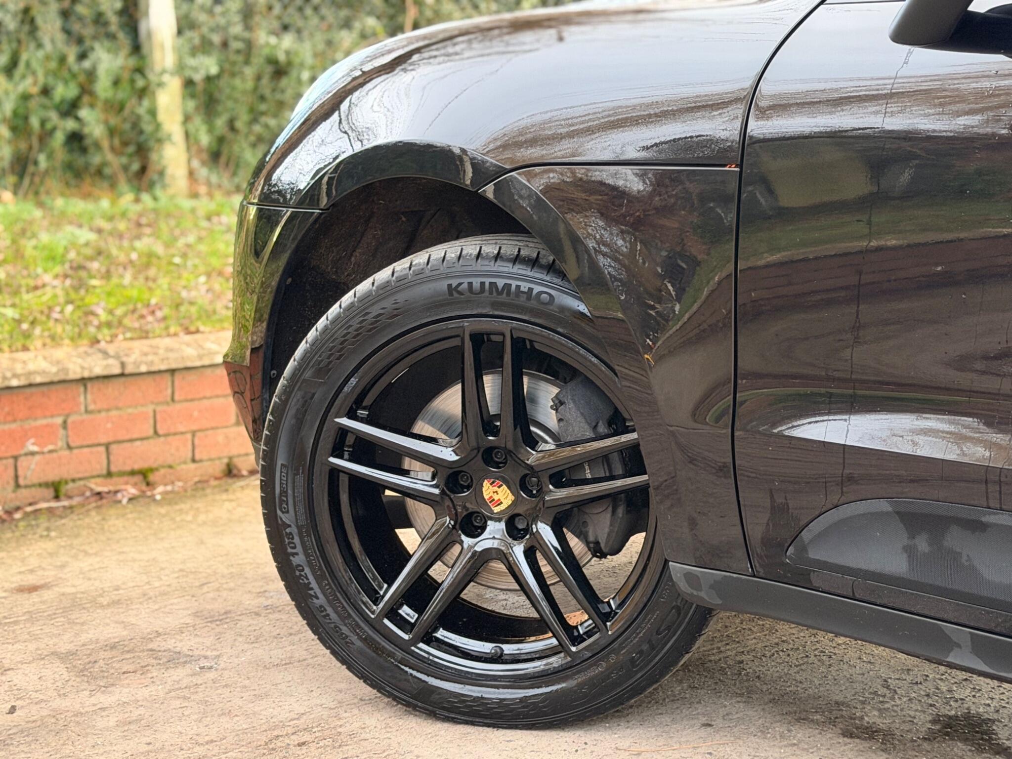 Porsche Macan view 34