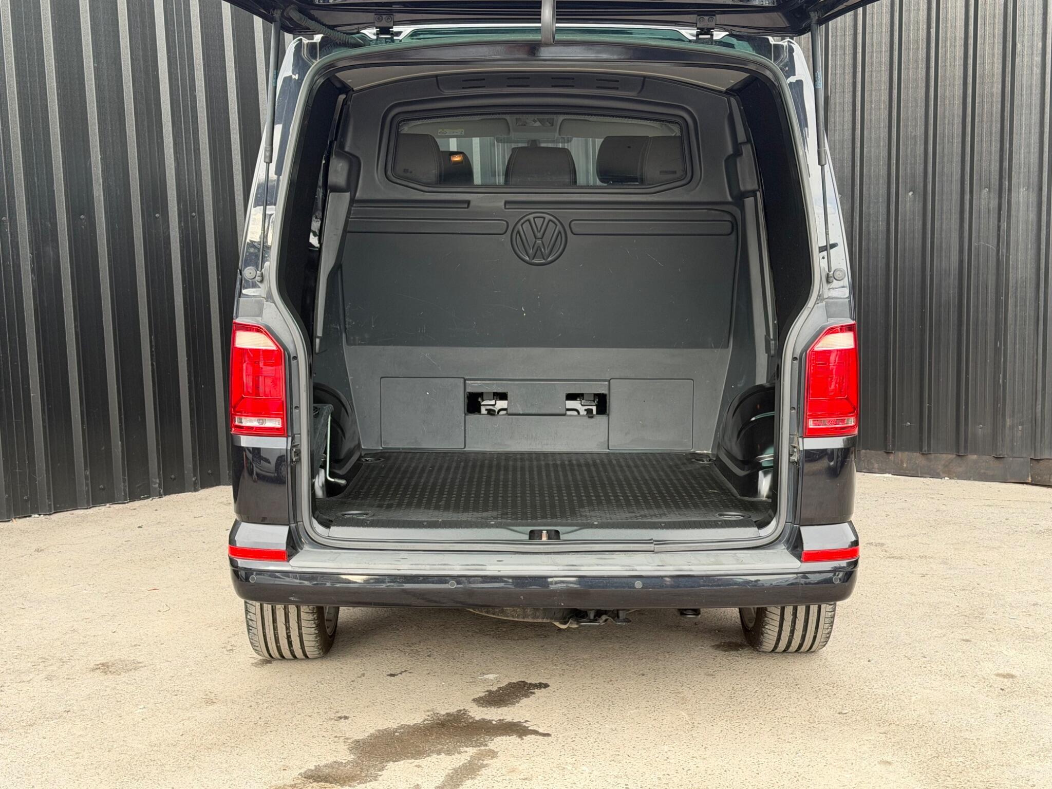 Volkswagen Transporter view 44