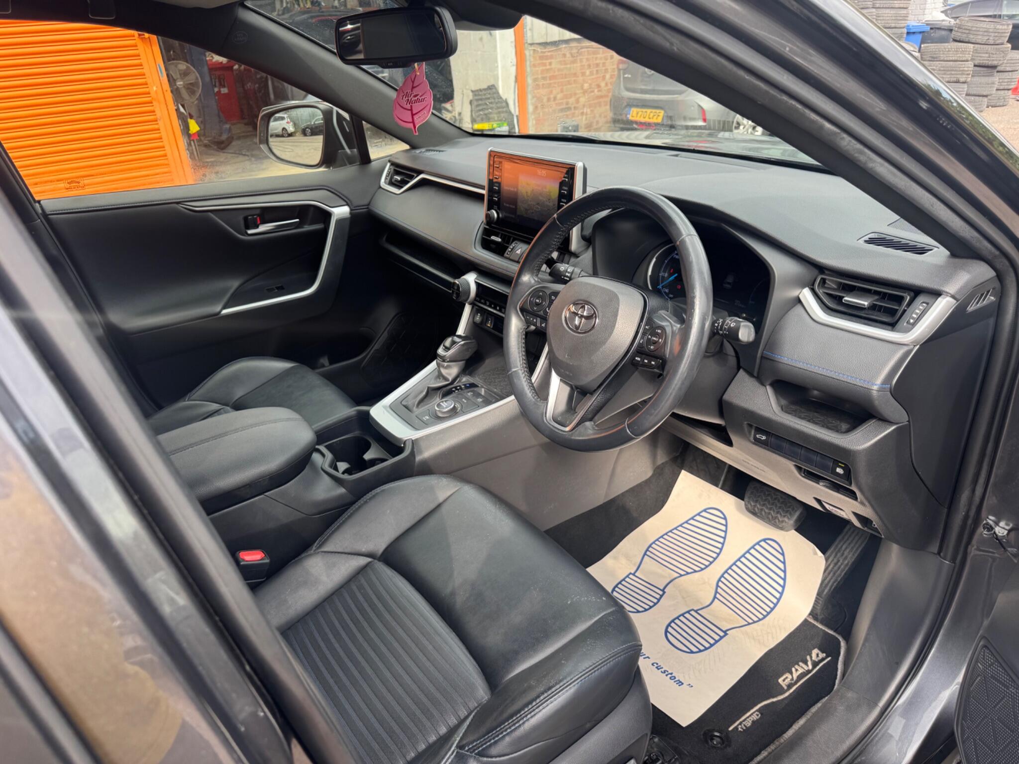 Toyota Rav4 view 9