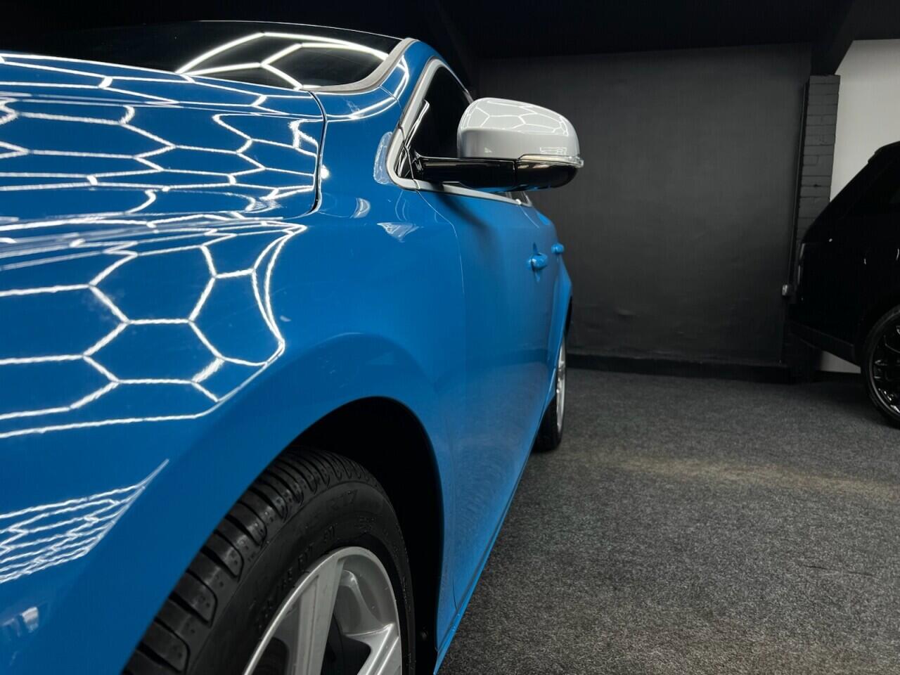 Volvo V40 view 24