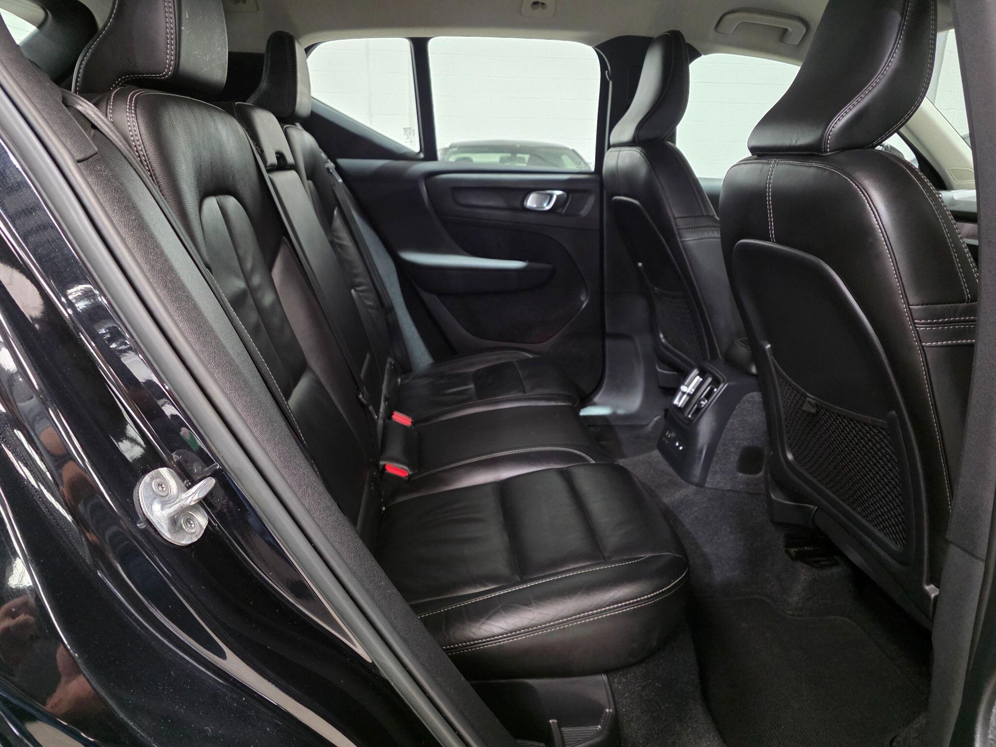 Volvo XC40 view 24