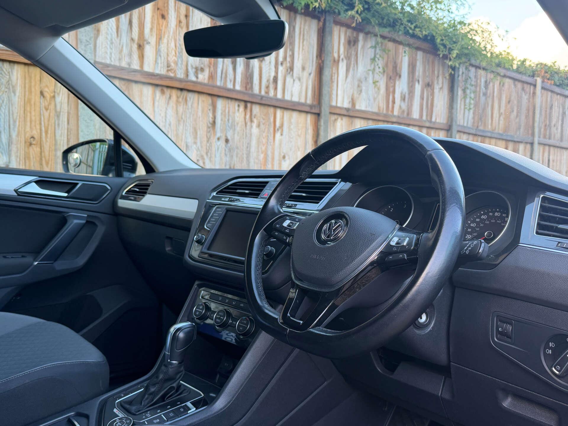 Volkswagen Tiguan view 22
